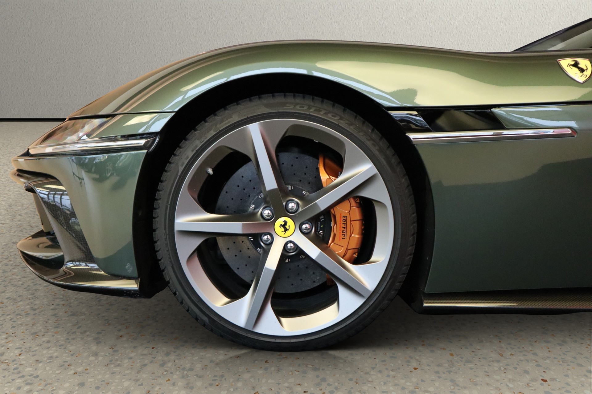 FERRARI 12 Cilindri-image-24