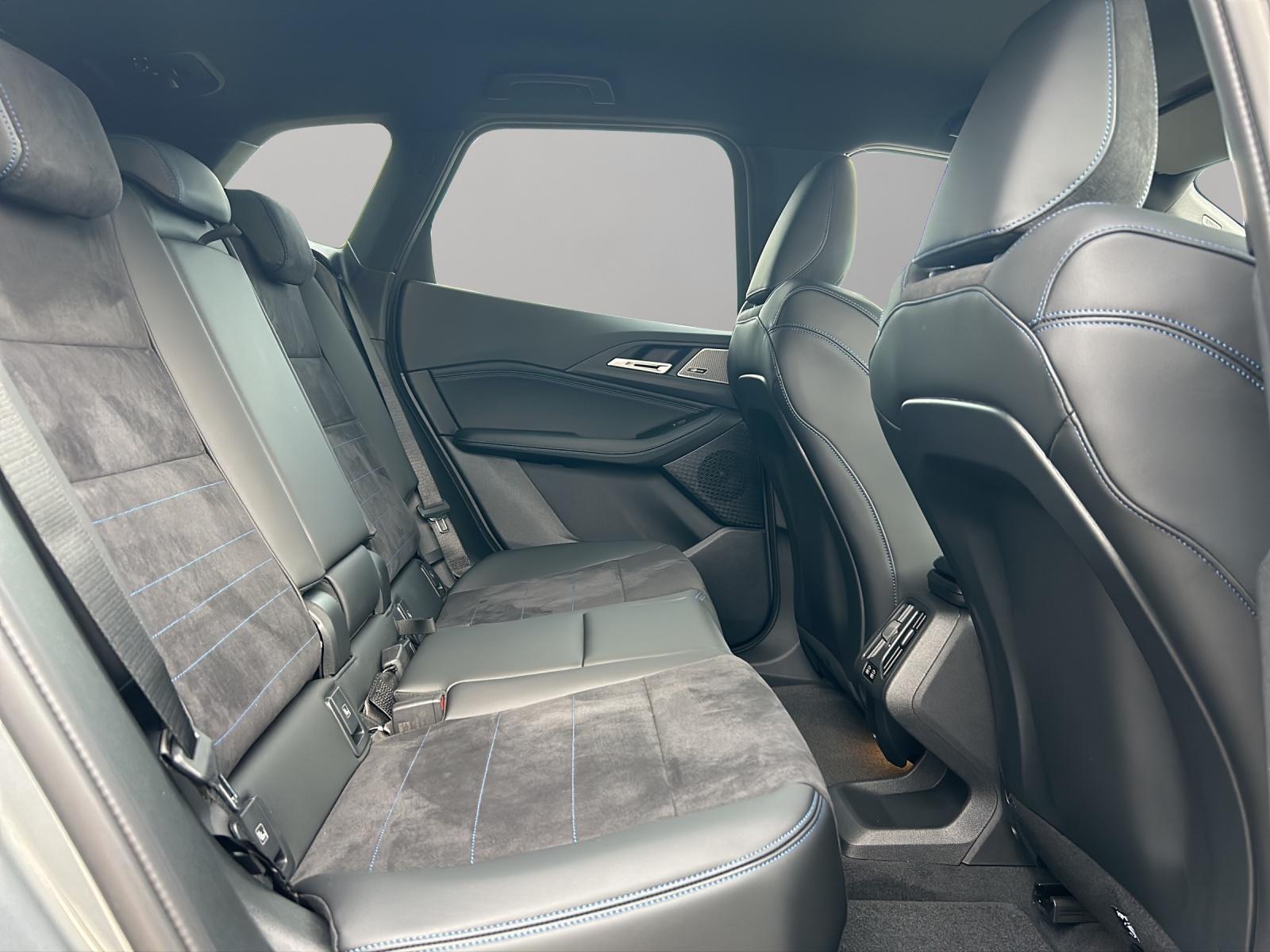 BMW 230e xDrive paddles Active Tourer-image-8