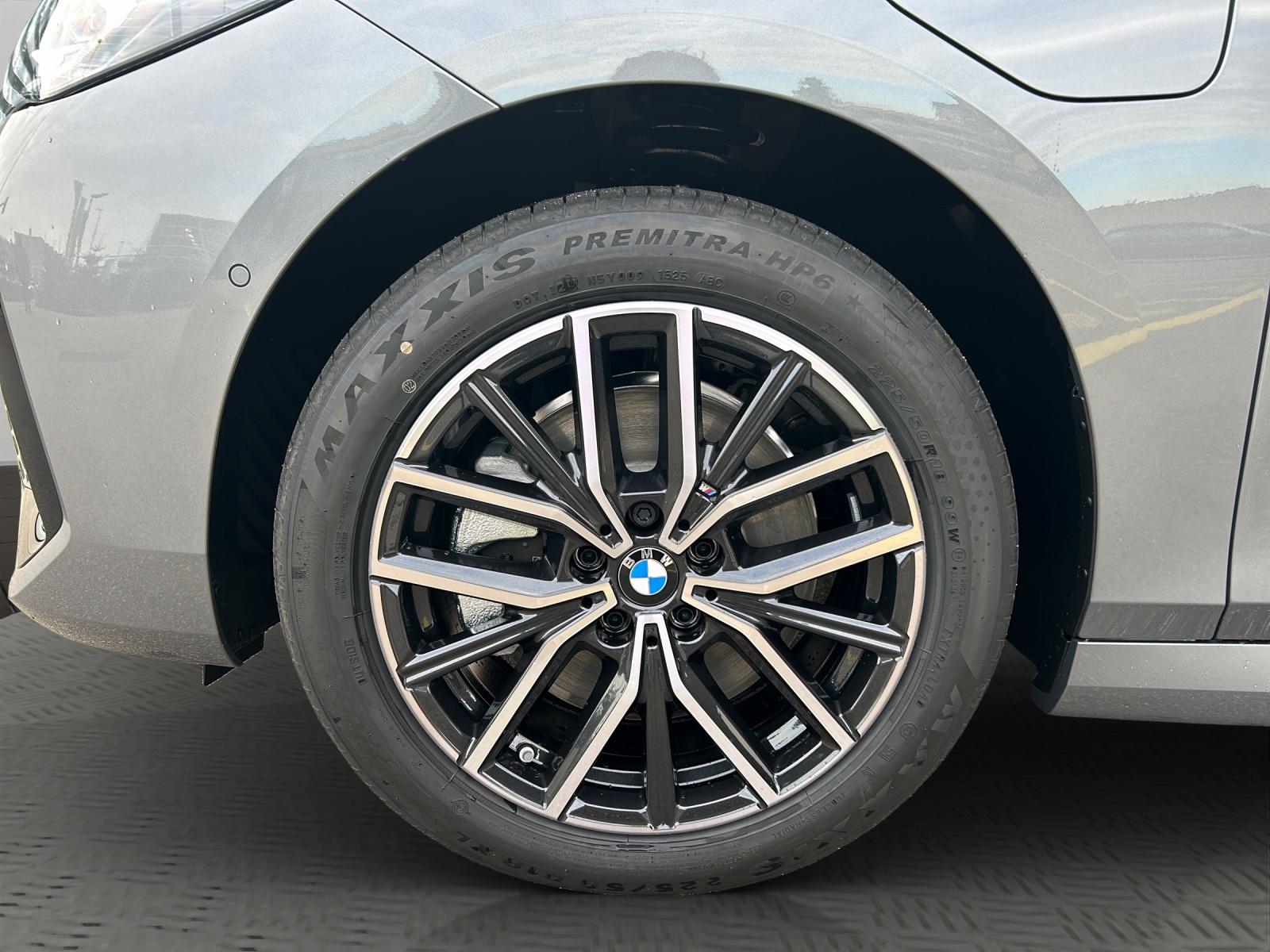 BMW 230e xDrive paddles Active Tourer-image-19