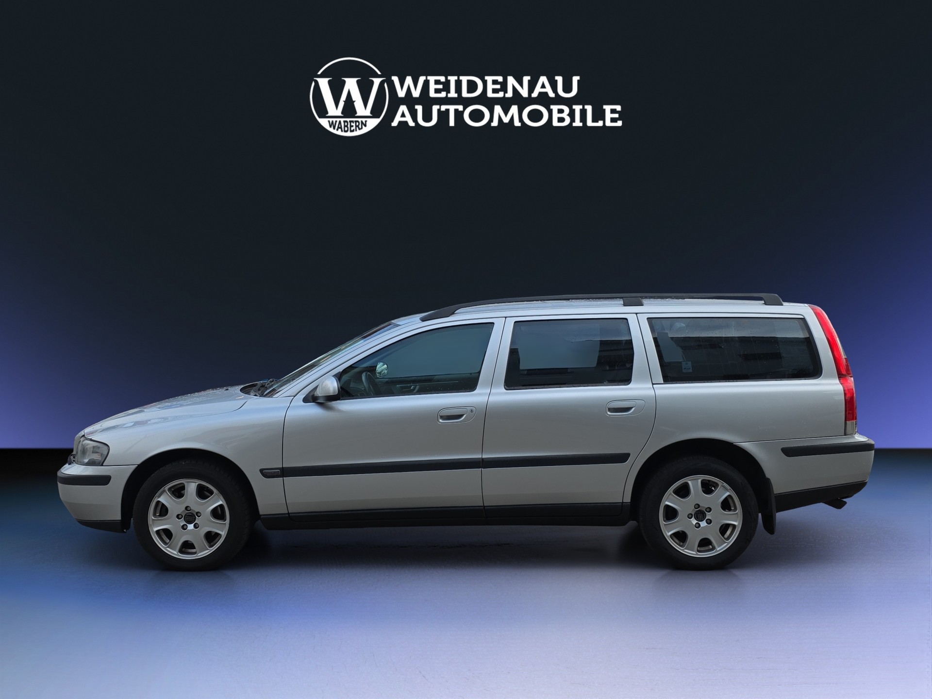 VOLVO V70 2.4T AWD-showroom-element-2
