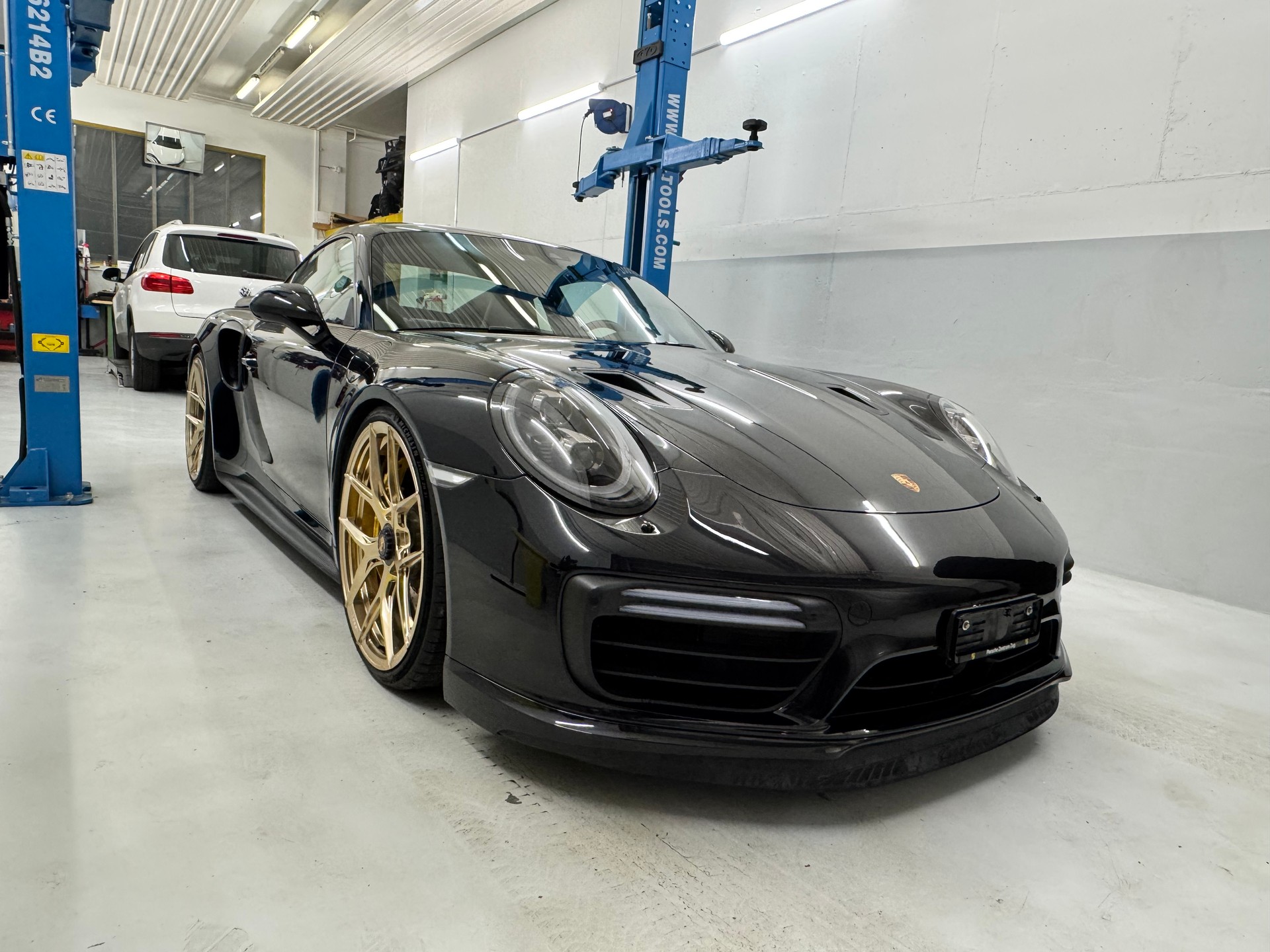 PORSCHE 911 Turbo S PDK 991.2-image-29