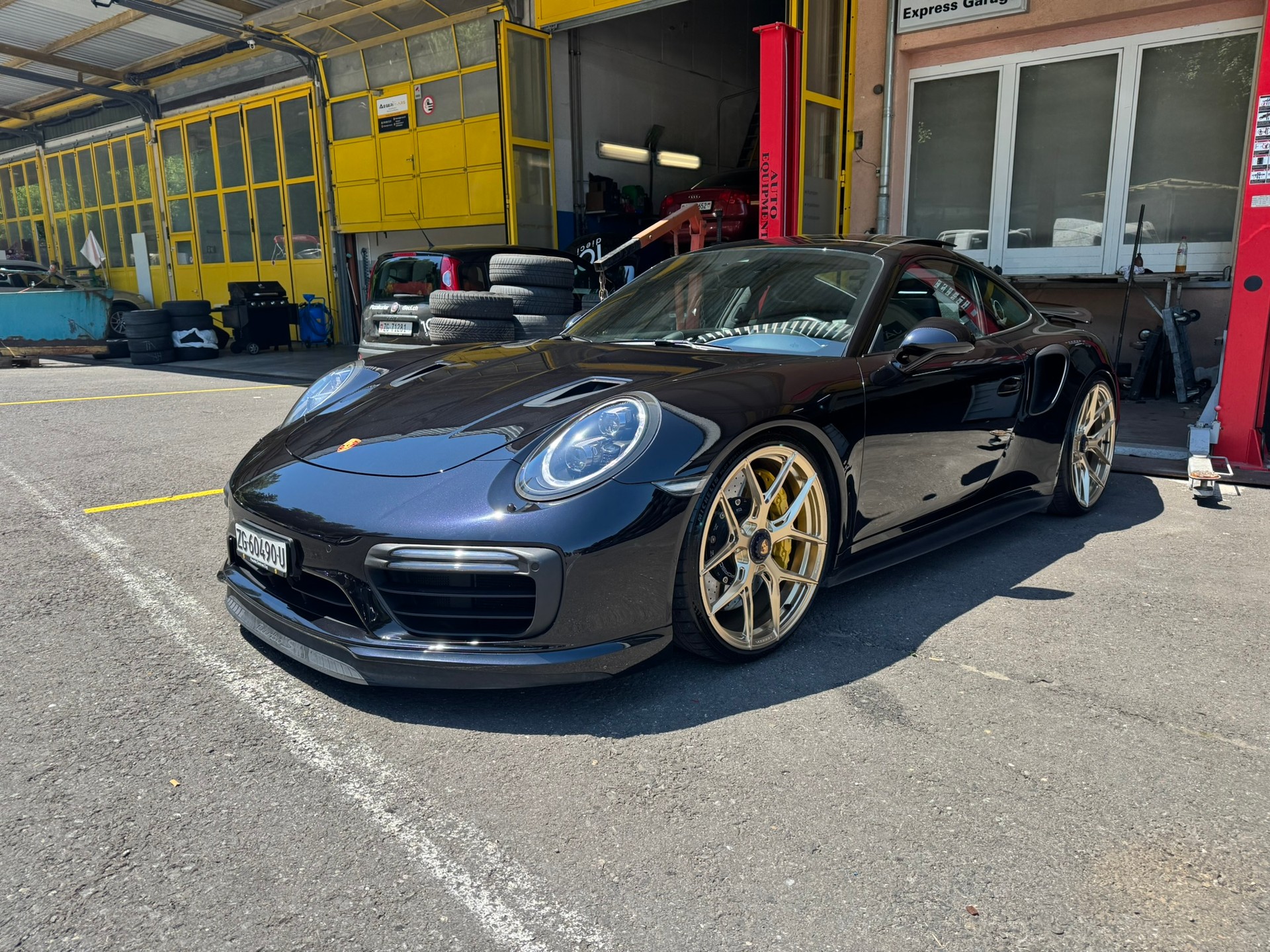 PORSCHE 911 Turbo S PDK 991.2-image-12