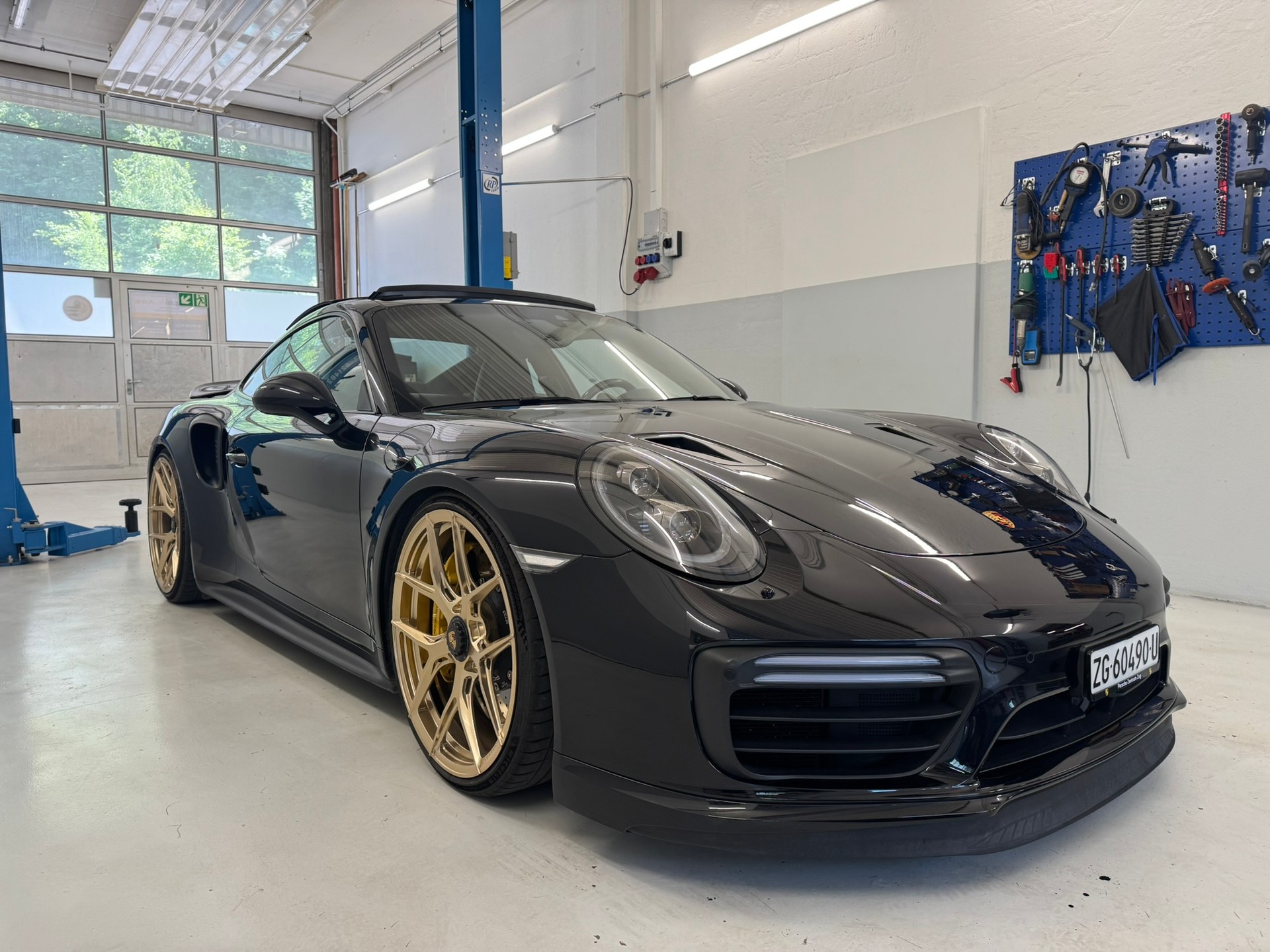 PORSCHE 911 Turbo S PDK 991.2-image-4