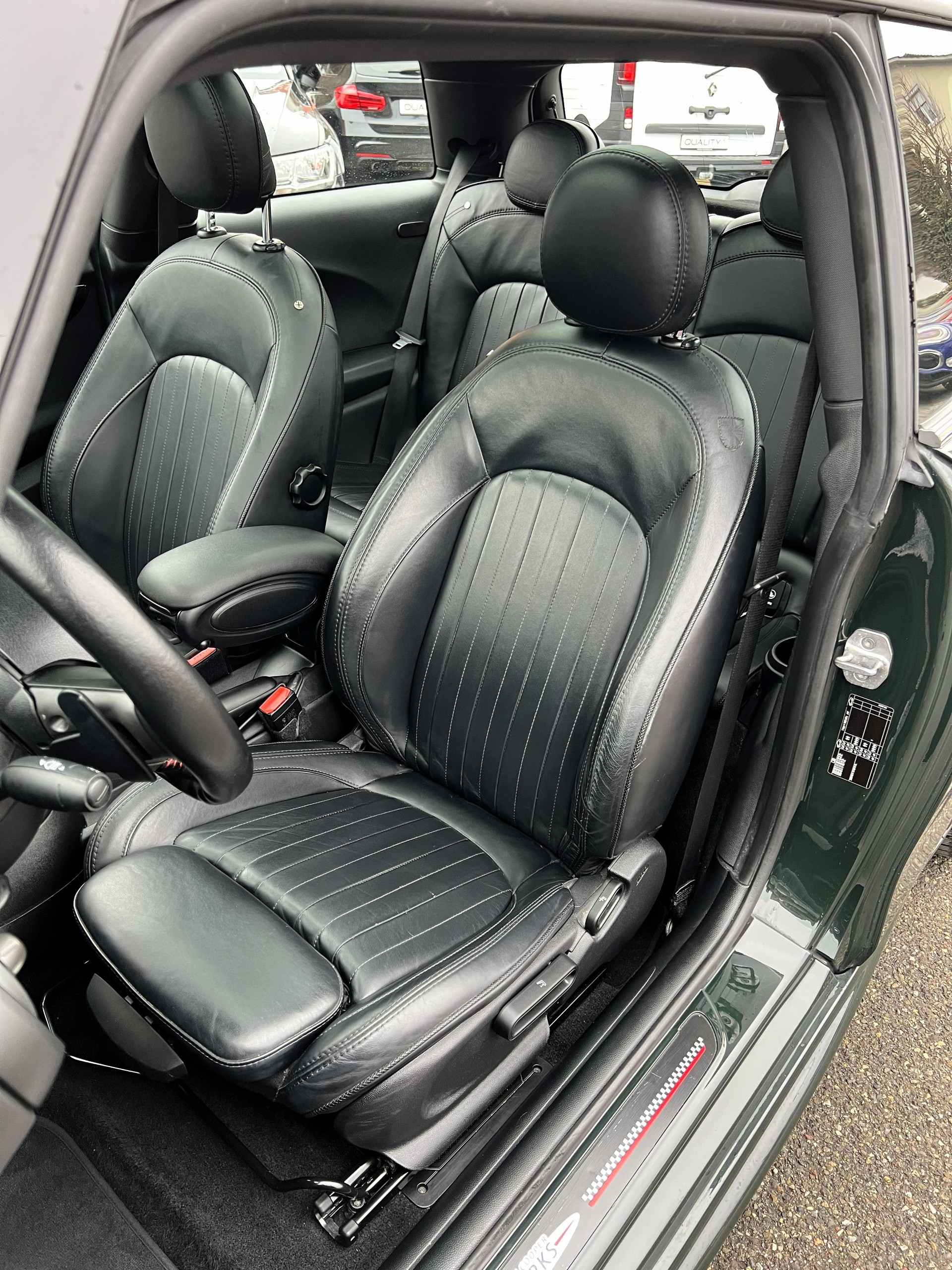 MINI Cooper John Cooper Works Steptronic-image-21