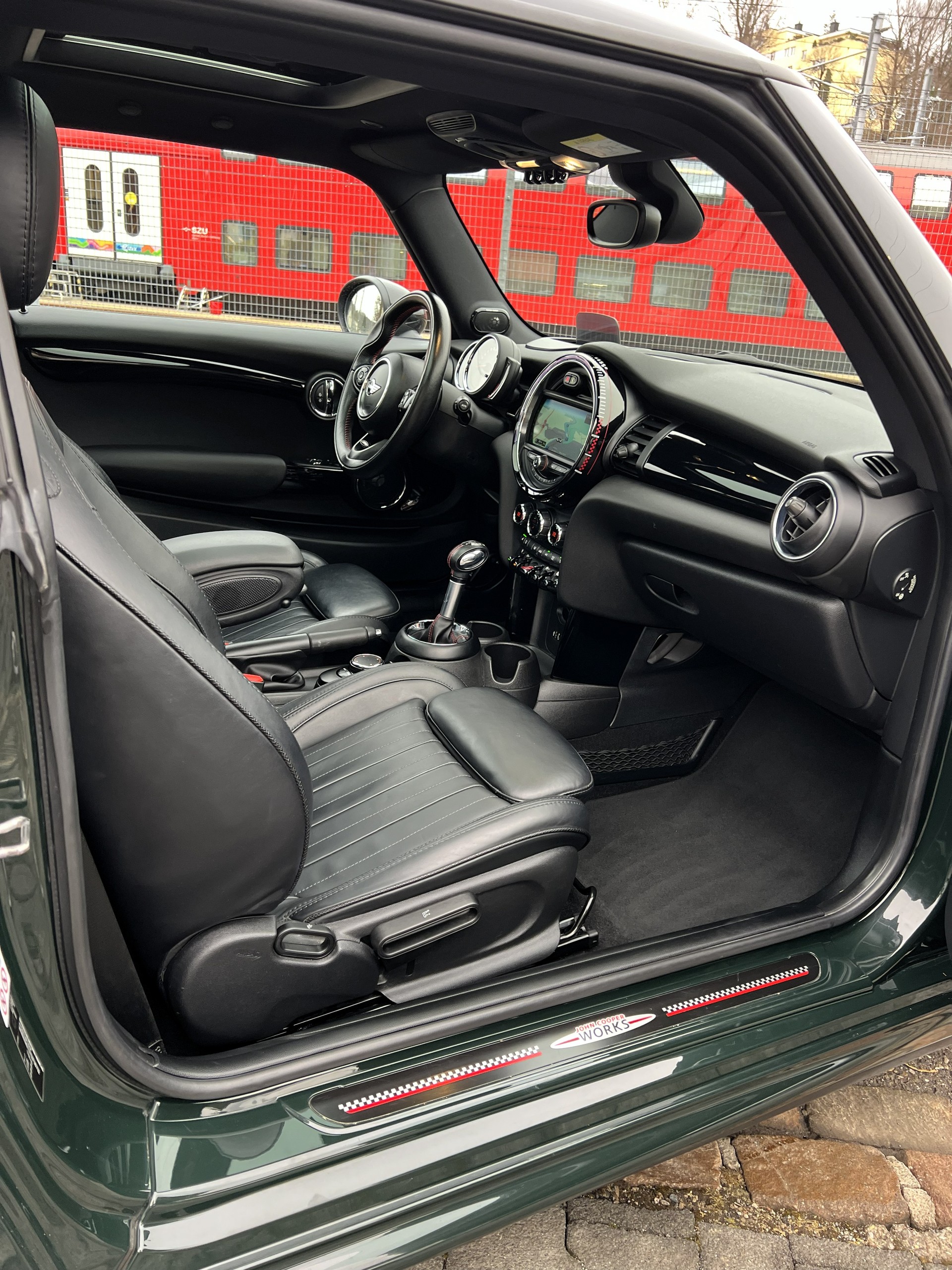 MINI Cooper John Cooper Works Steptronic-image-18