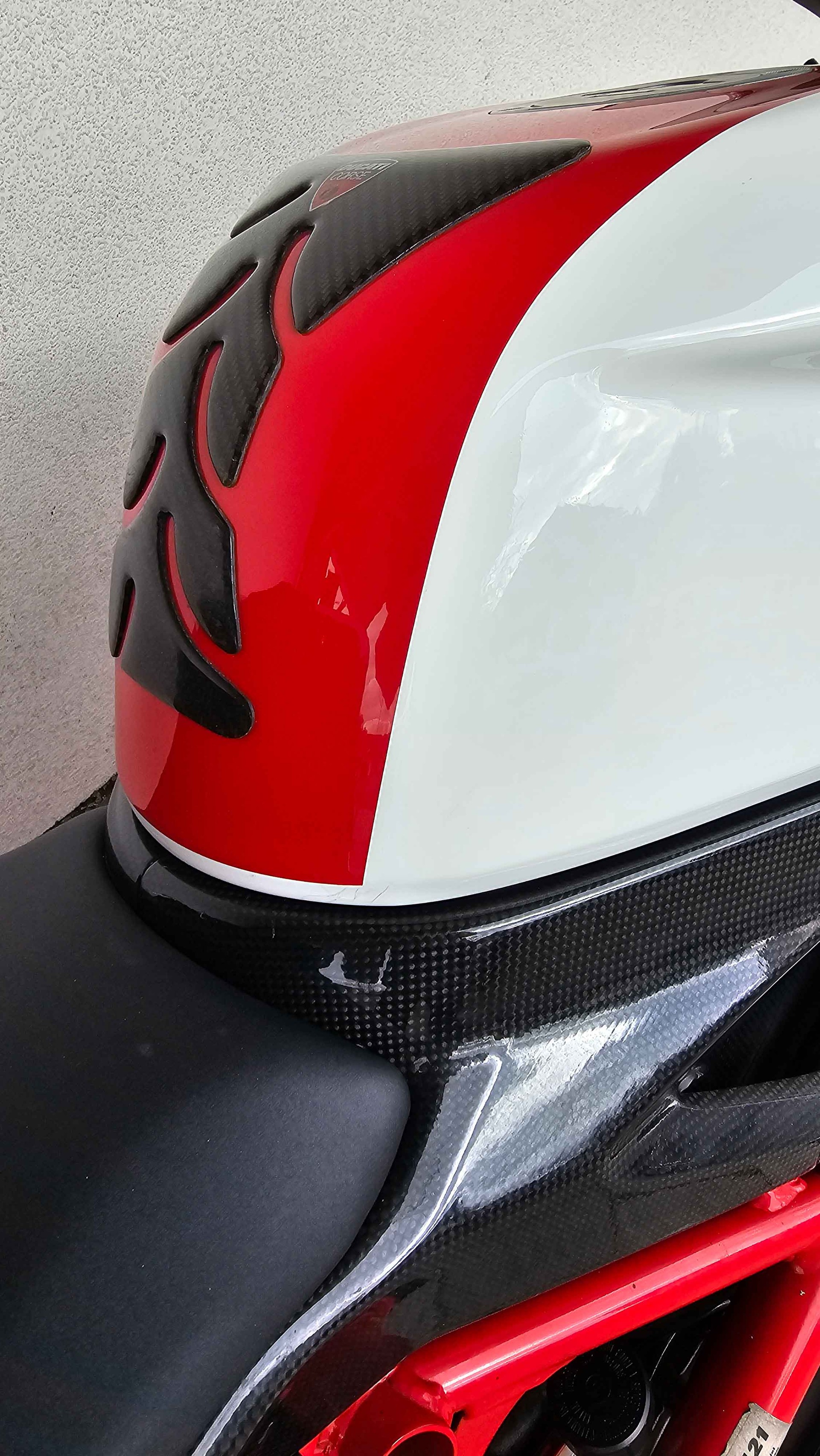 DUCATI 1098 R Troy Bayliss-image-4