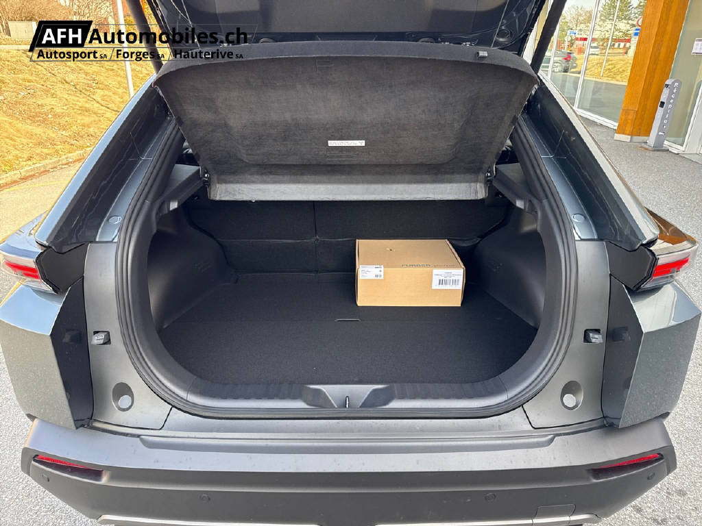 TOYOTA C-HR+ Style AWD-image-17