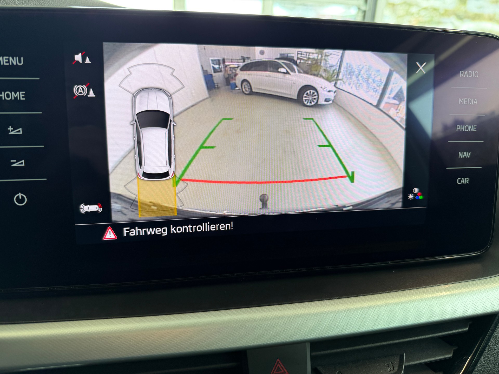 SKODA Kamiq 1.0 TSI Ambition DSG-image-24