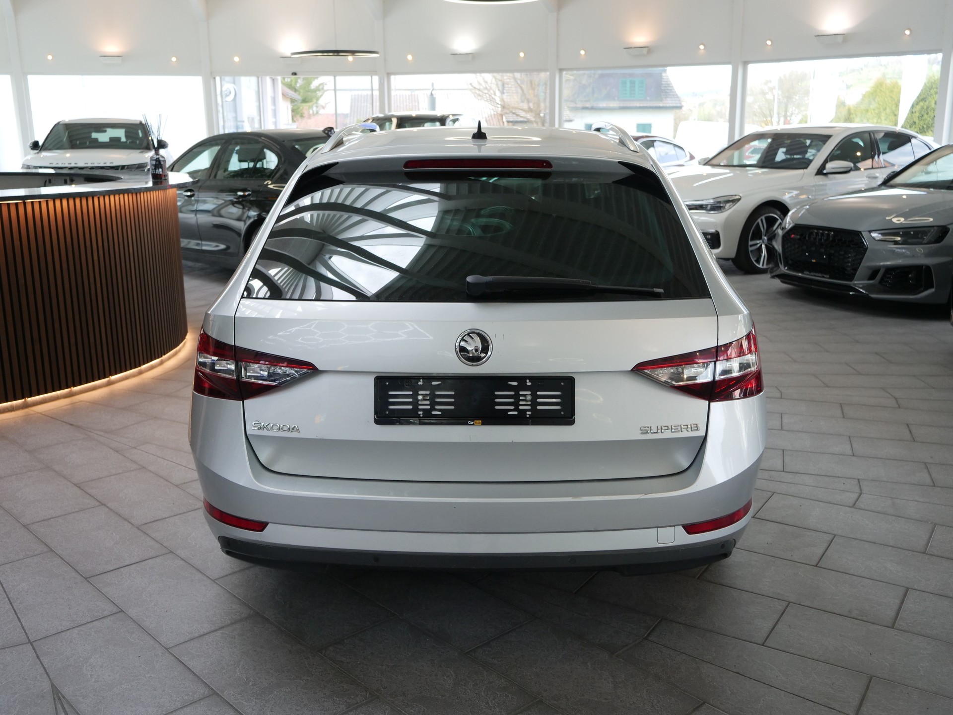 SKODA Superb Combi 2.0 TDi Style DSG-image-5