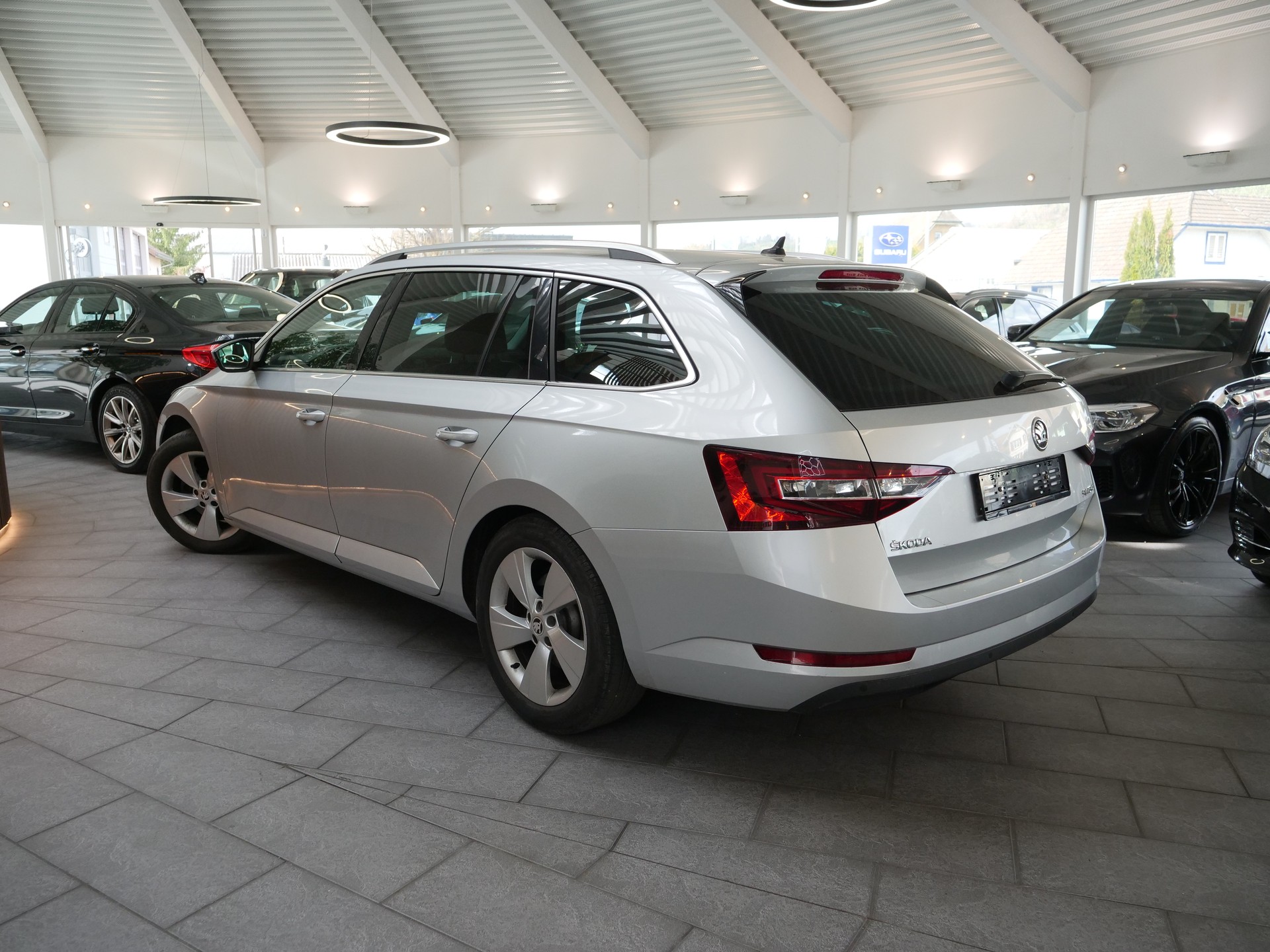 SKODA Superb Combi 2.0 TDi Style DSG-showroom-element-3