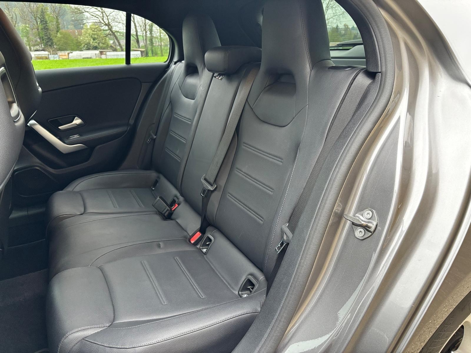 MERCEDES-BENZ A 180 d-image-9