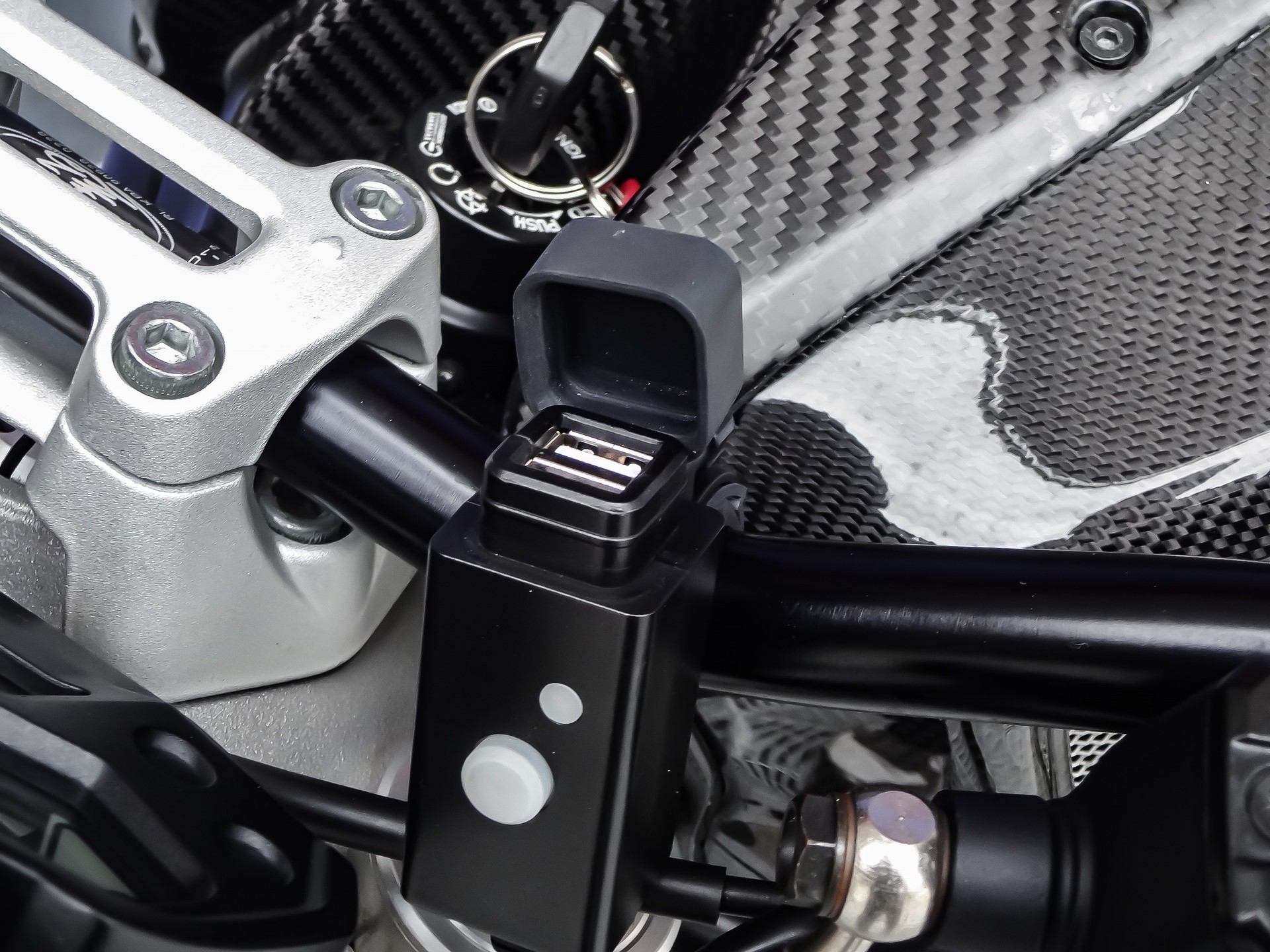 DUCATI Monster 696M (25kW)-image-11