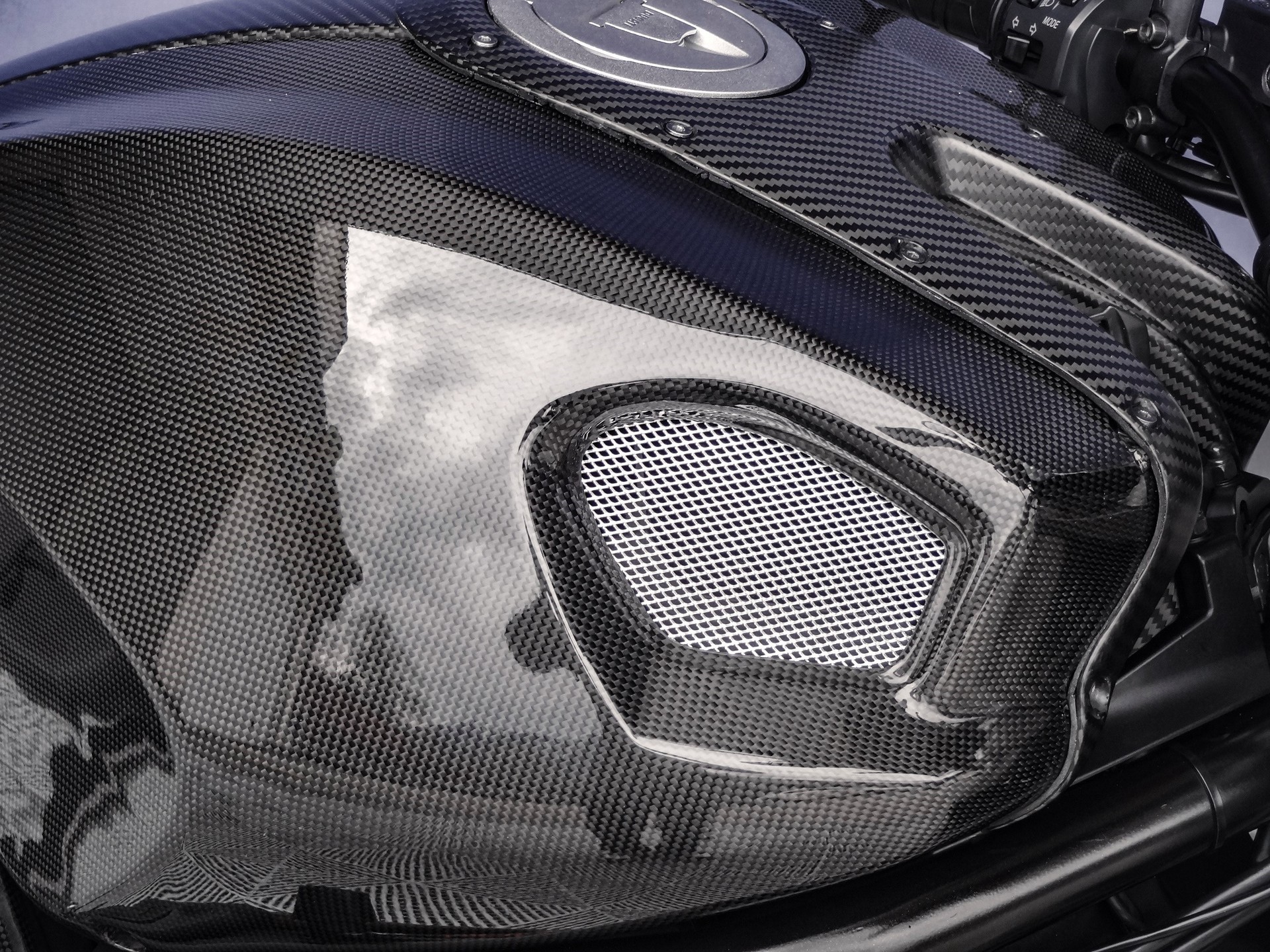DUCATI Monster 696M (25kW)-image-8
