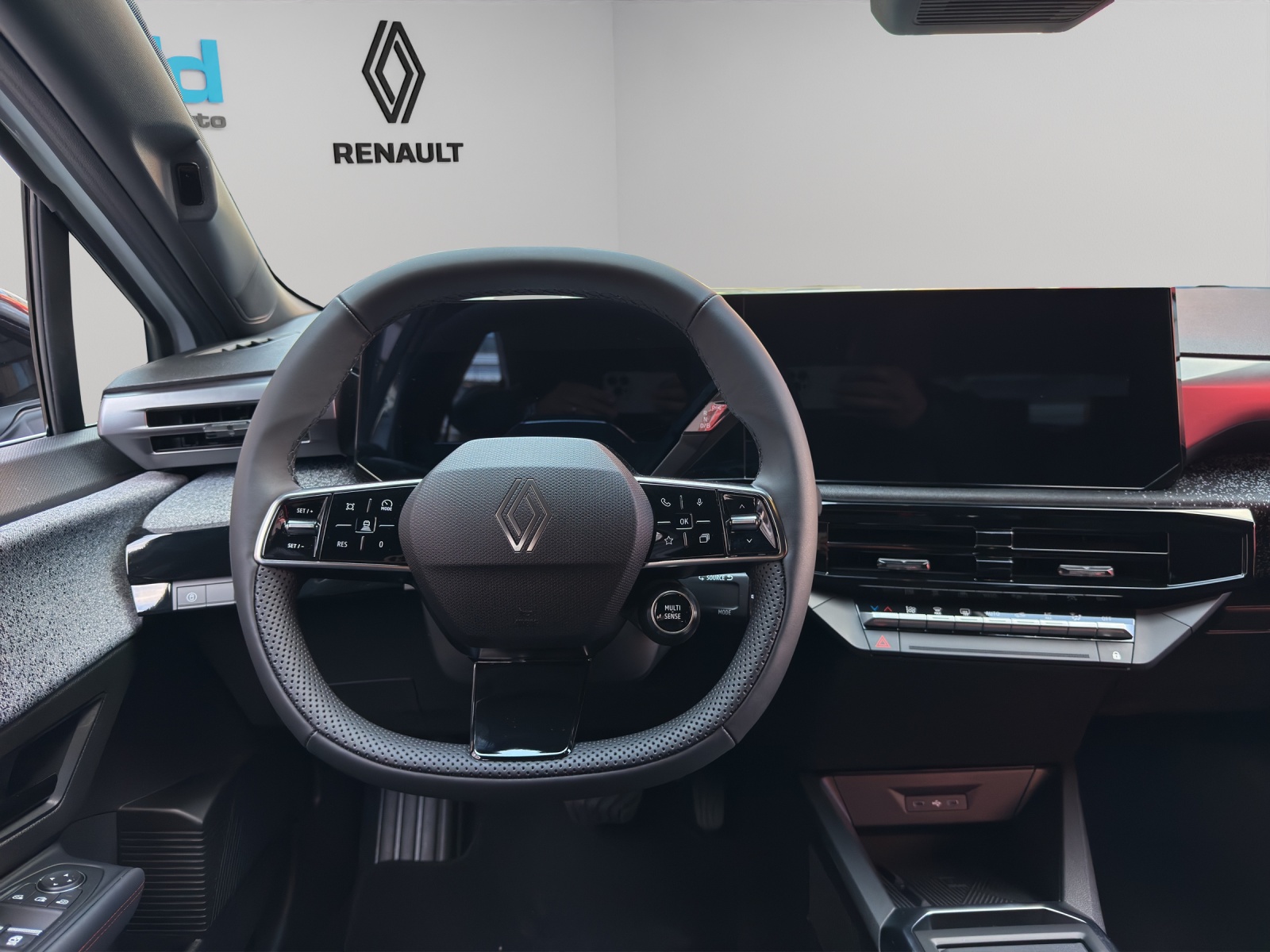 RENAULT Clio 1.8 E-Tech Techno-image-7