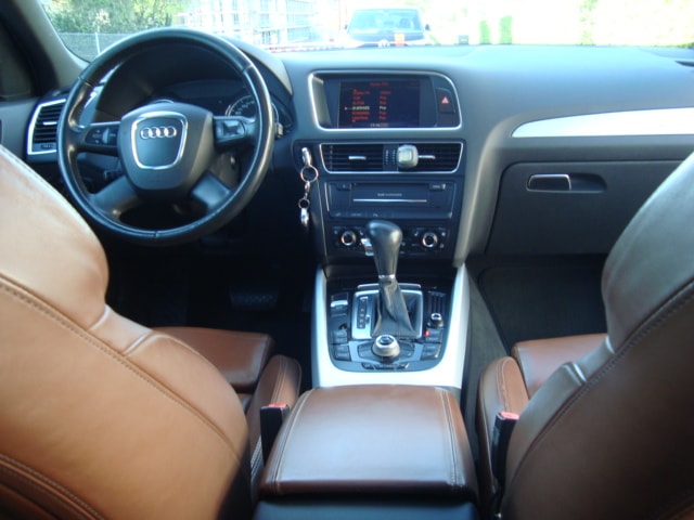 AUDI Q5 2.0 TFSI quattro S-tronic-image-12