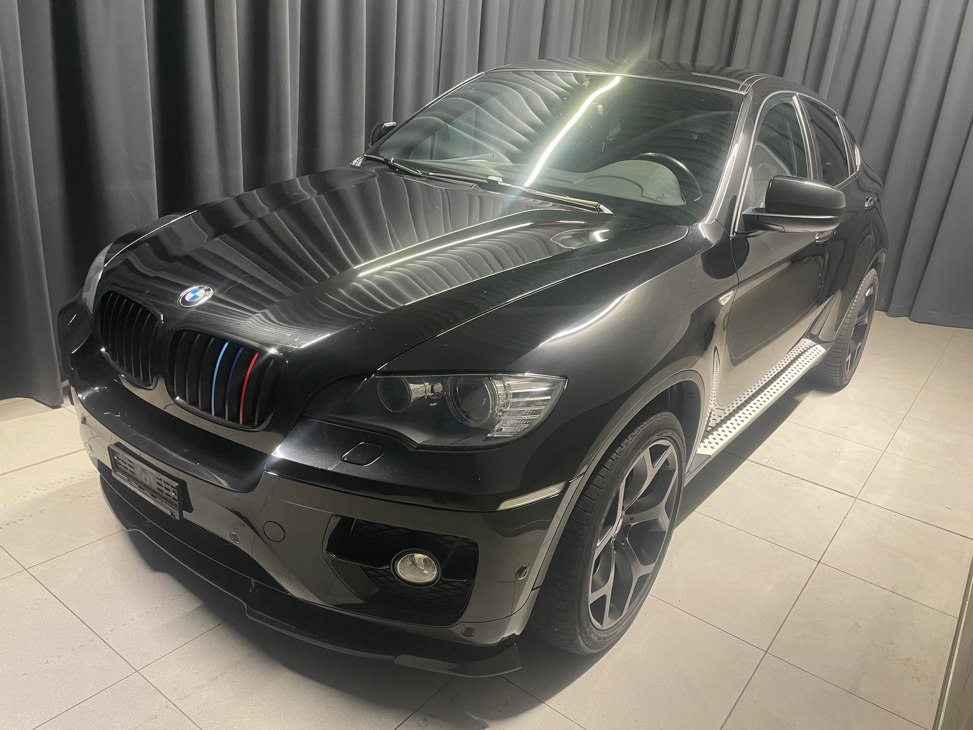 BMW X6 xDrive 40d Steptronic (21)-showroom-element-2