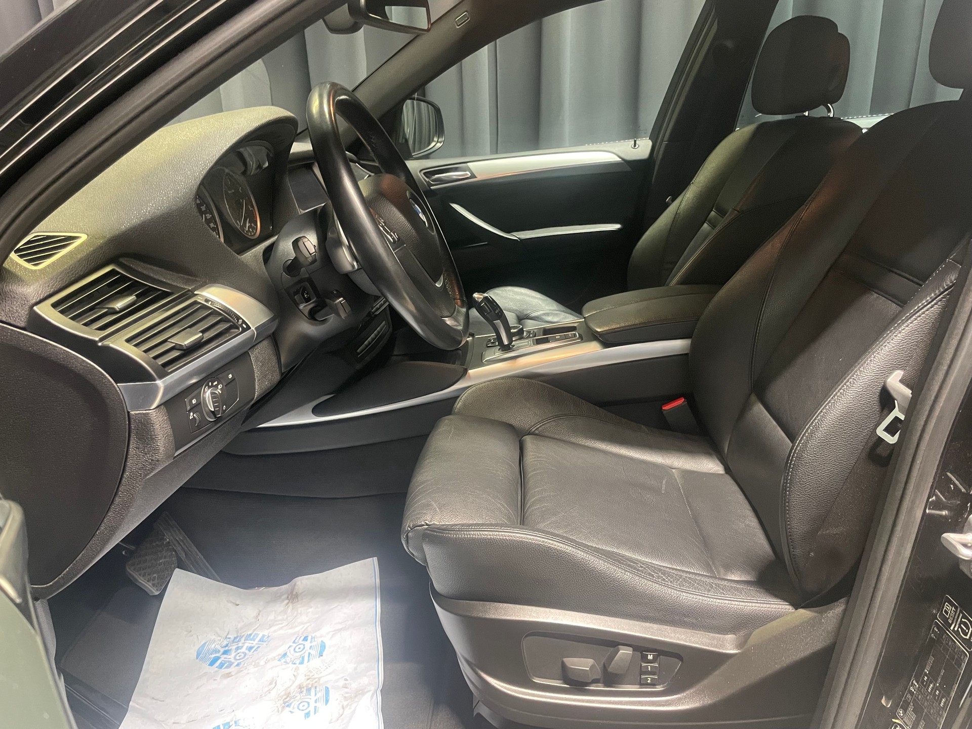 BMW X6 xDrive 40d Steptronic (21)-image-6