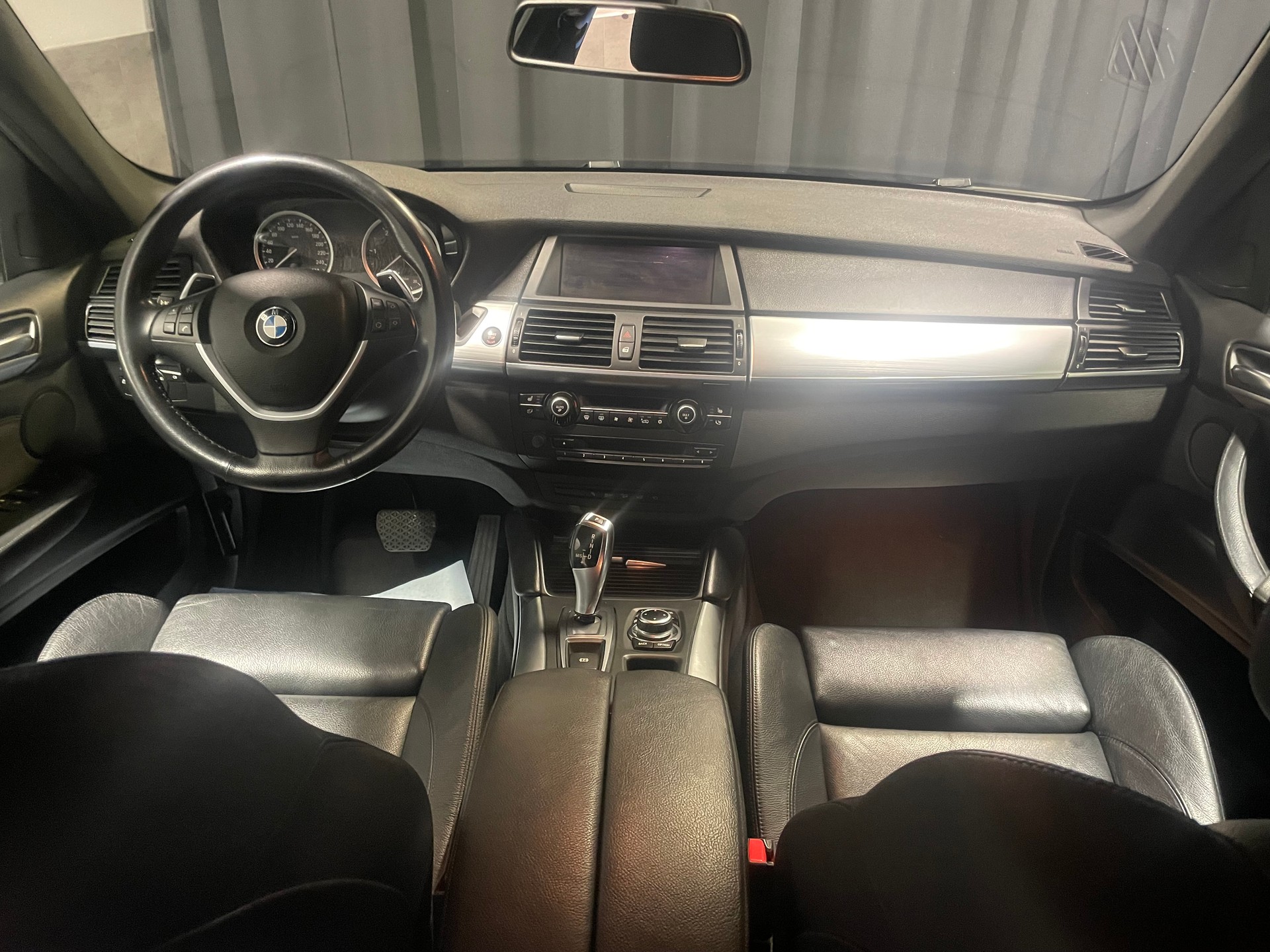 BMW X6 xDrive 40d Steptronic (21)-image-8