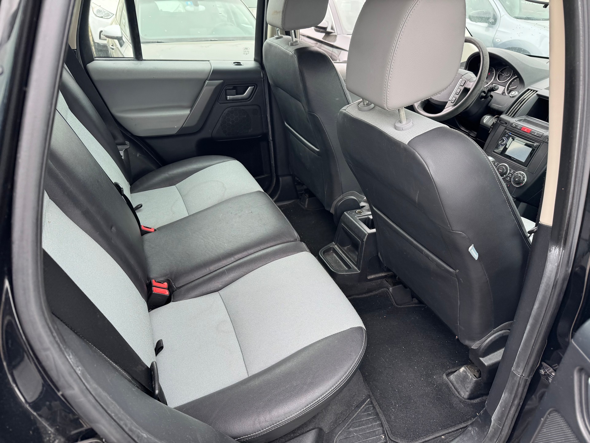 LAND ROVER Freelander 2.2 TD4 SE Automatic-image-12