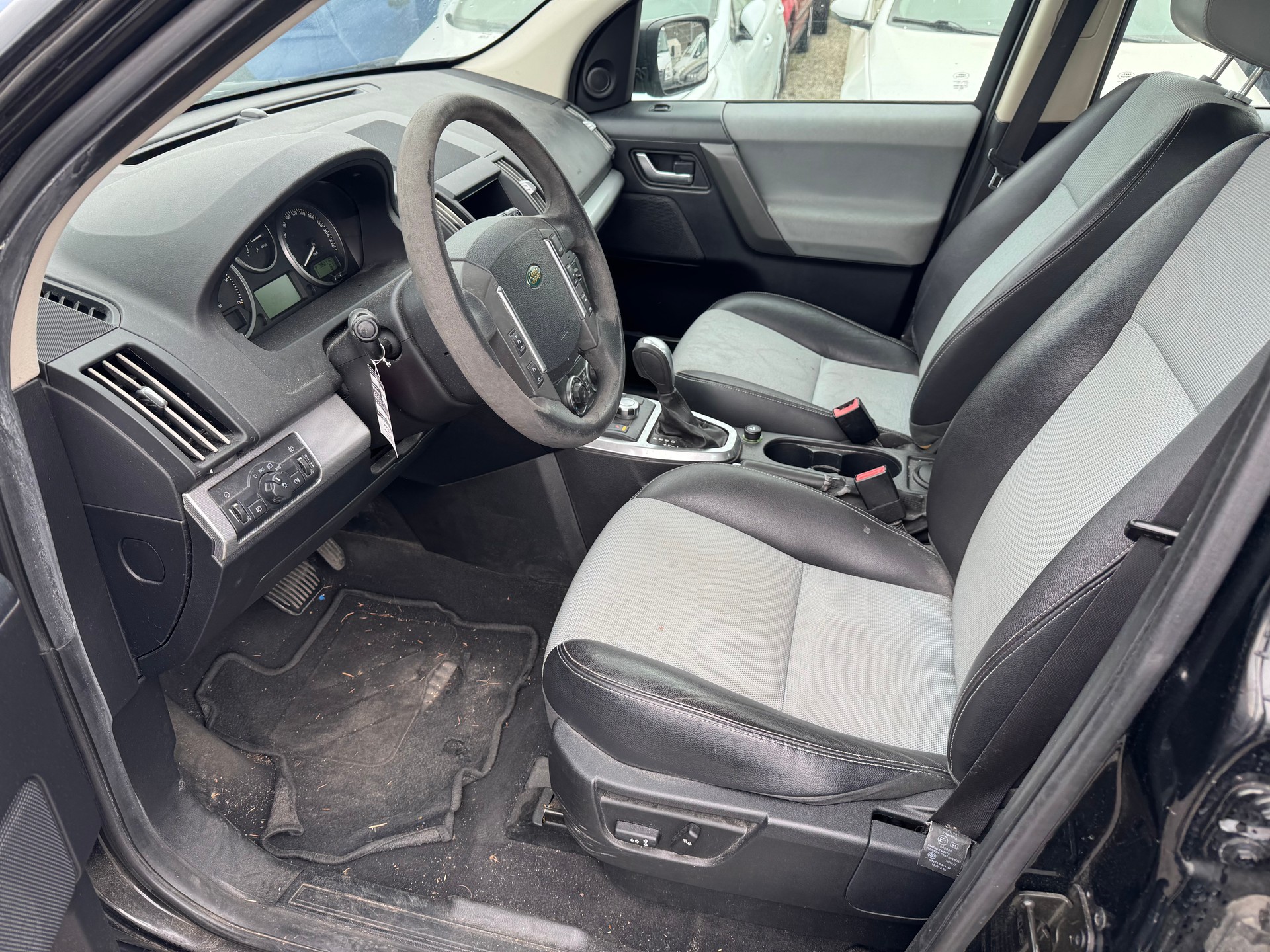 LAND ROVER Freelander 2.2 TD4 SE Automatic-image-11