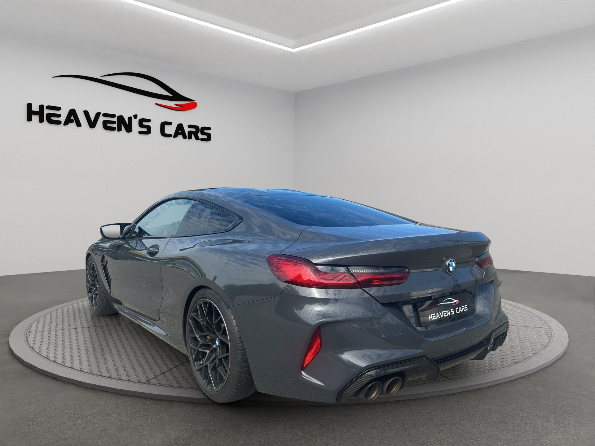 BMW M8 xDrive Steptronic M Competition-image-5