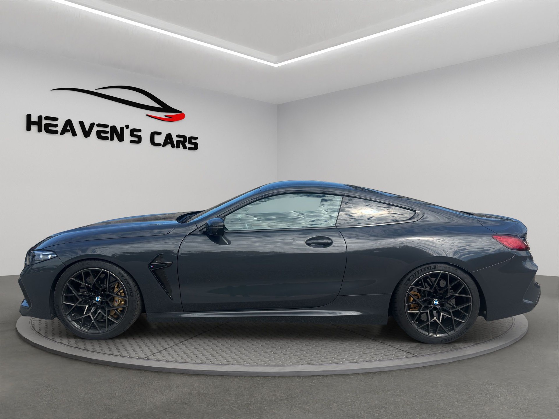 BMW M8 xDrive Steptronic M Competition-image-4