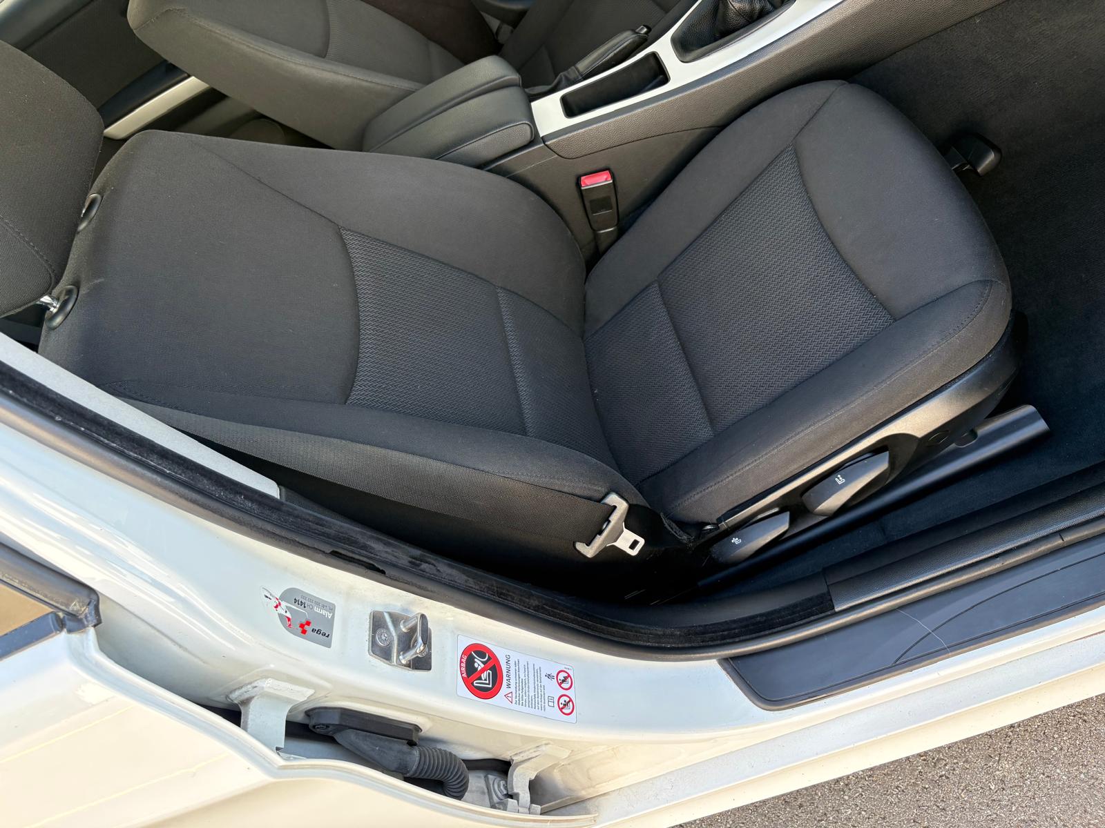 BMW 318i Touring Xenon PDC Alu-image-8