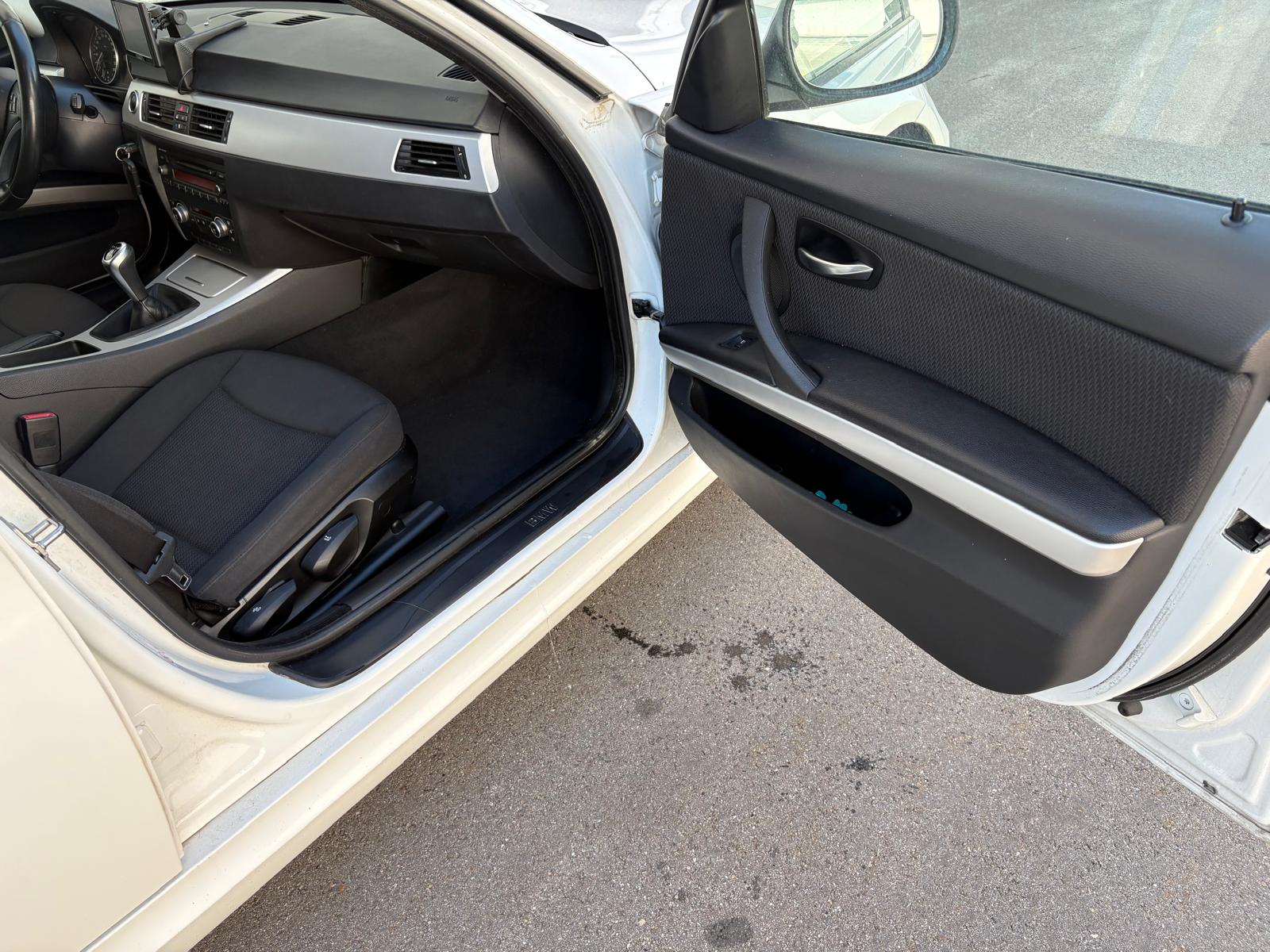 BMW 318i Touring Xenon PDC Alu-image-9