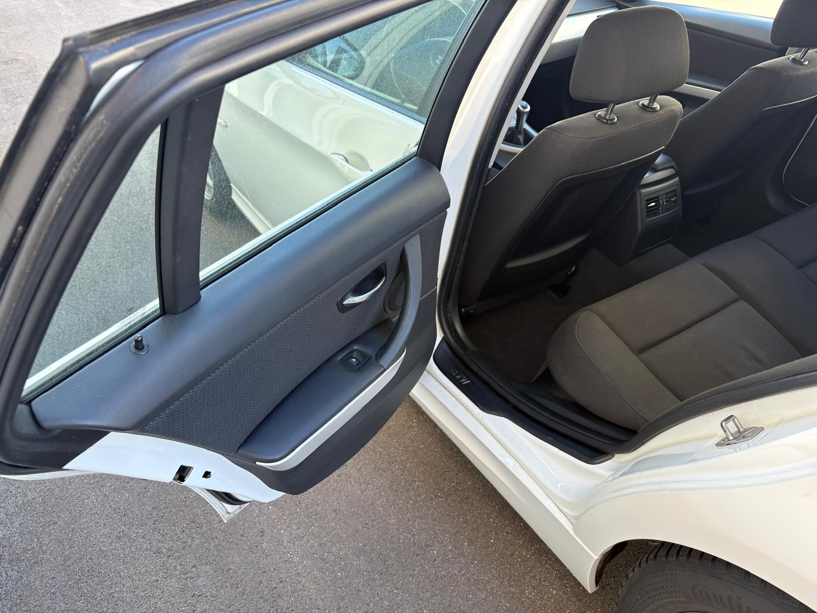 BMW 318i Touring Xenon PDC Alu-image-10