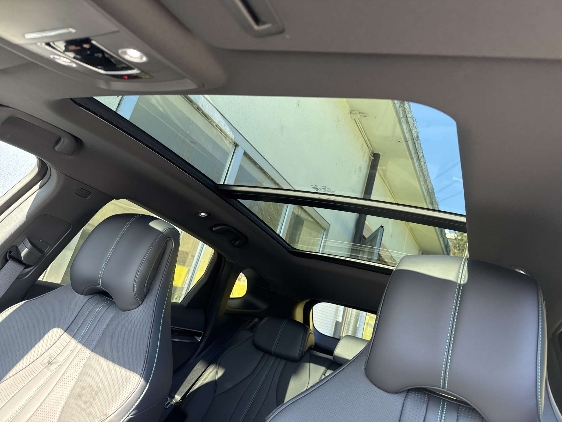 BYD Seal U DM-i PHEV Design AWD 324PS Automat-image-13