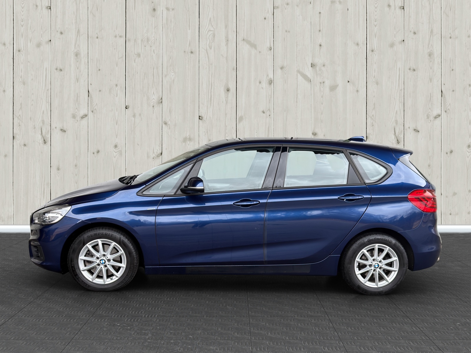 BMW 218i Active Tourer Luxury Line Steptronic-image-3
