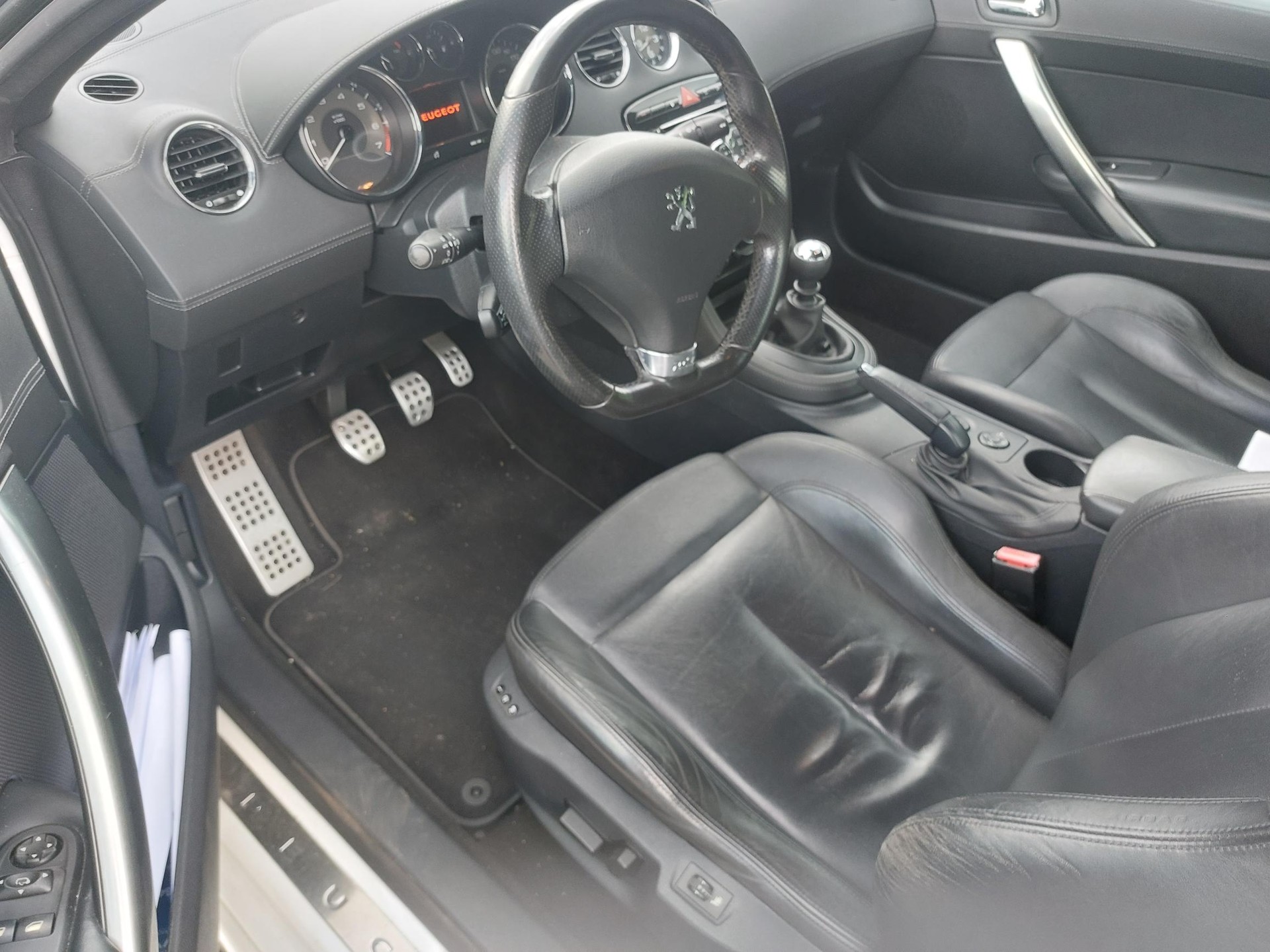 PEUGEOT RCZ 1.6 Turbo-image-10