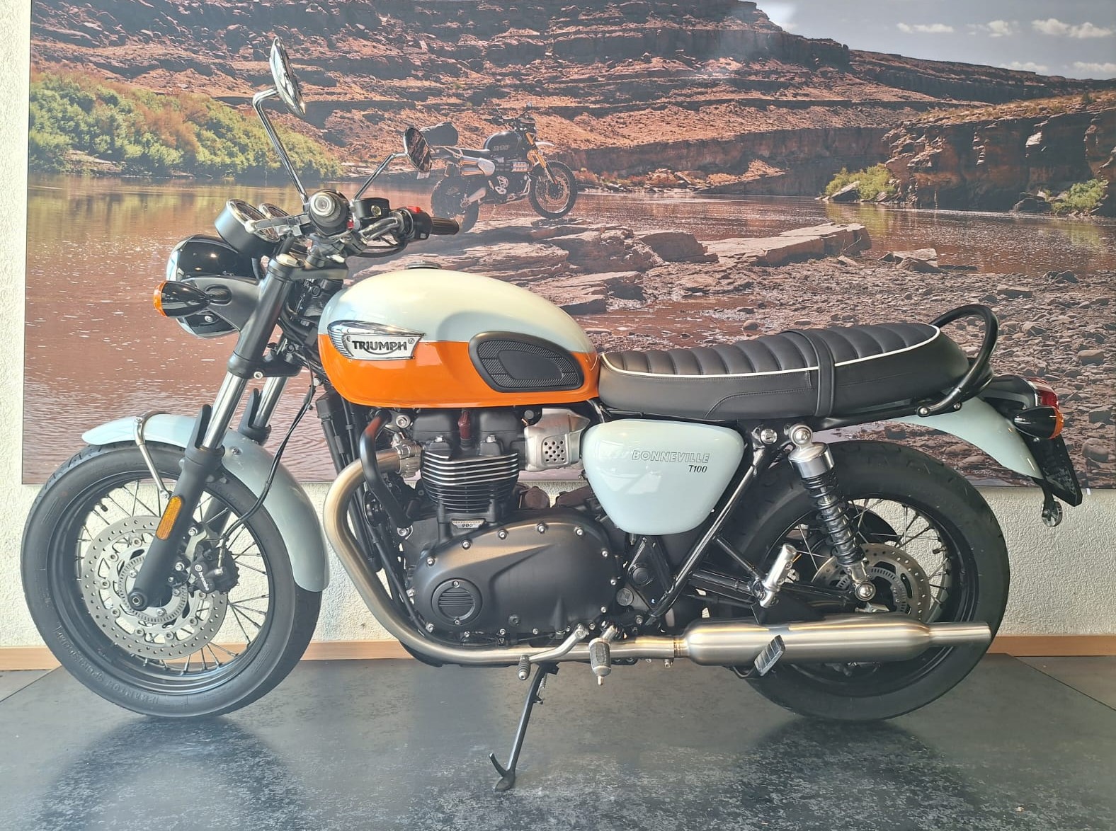 TRIUMPH Bonneville 900 T 100-image-2