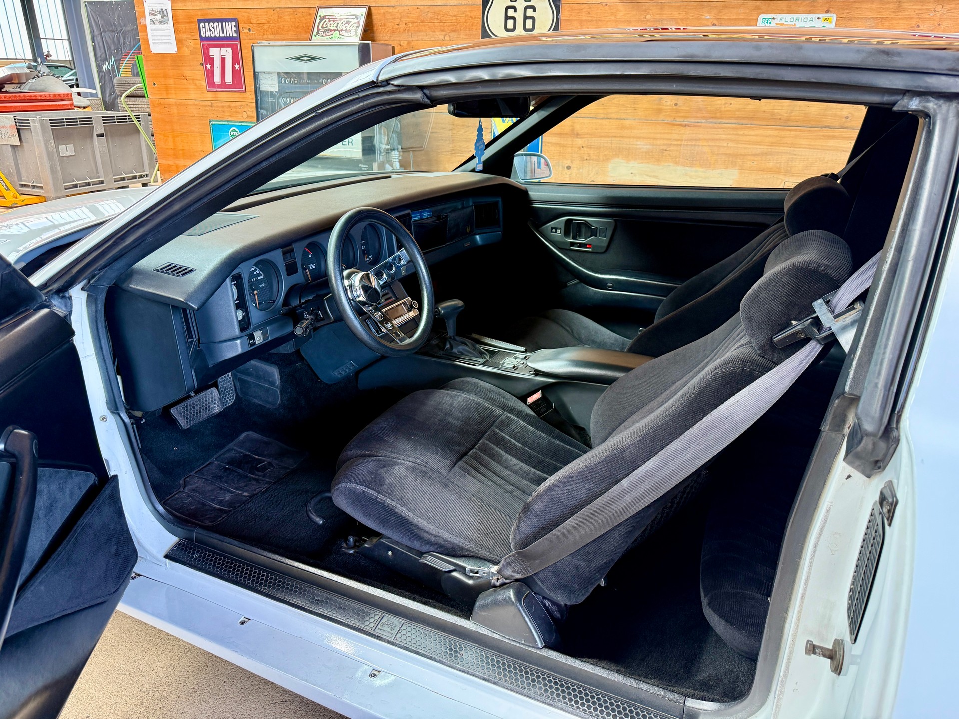 PONTIAC Firebird 5.0 TBI V8 Trans Am-image-4