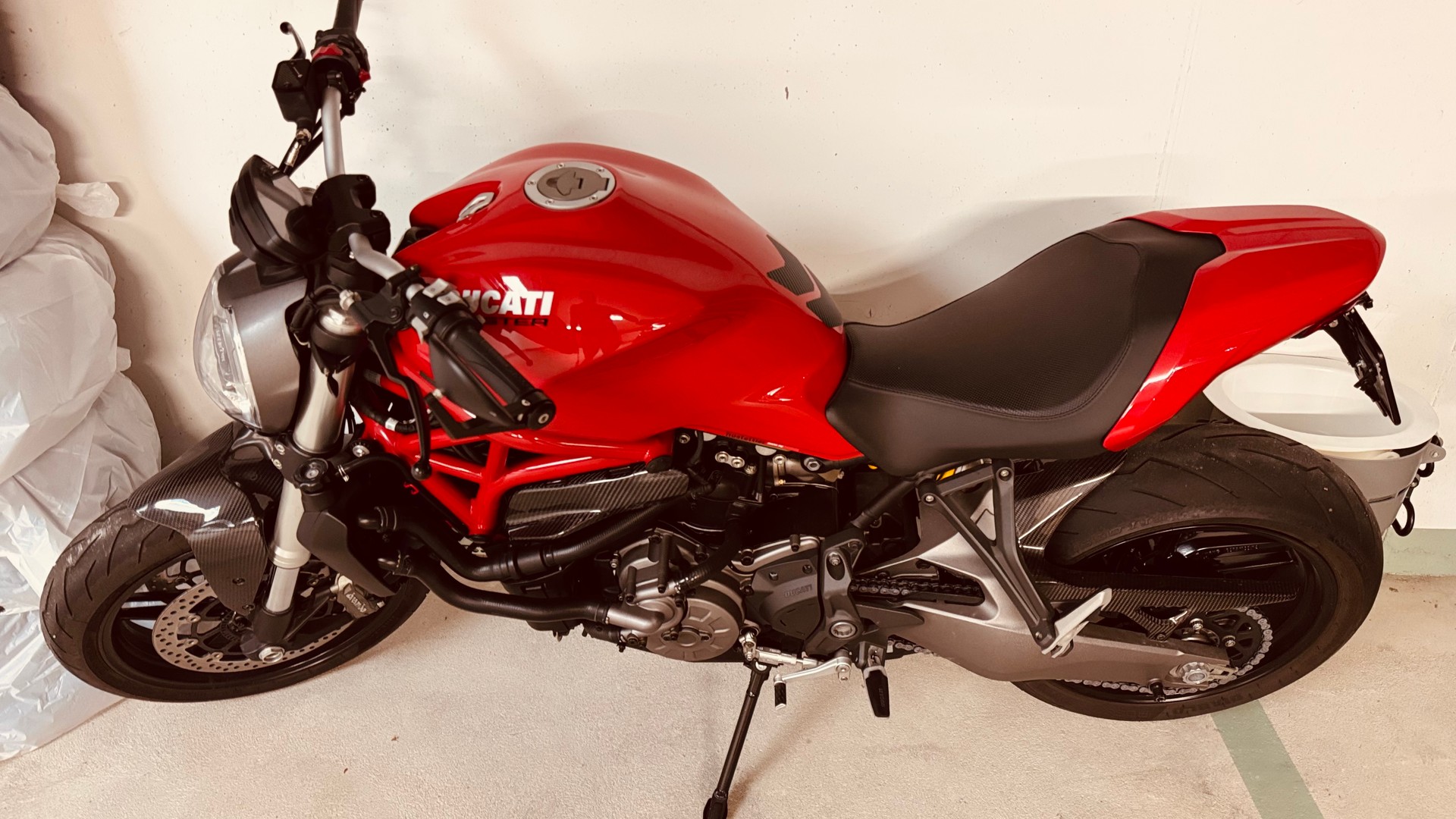 DUCATI Monster 821-image-2
