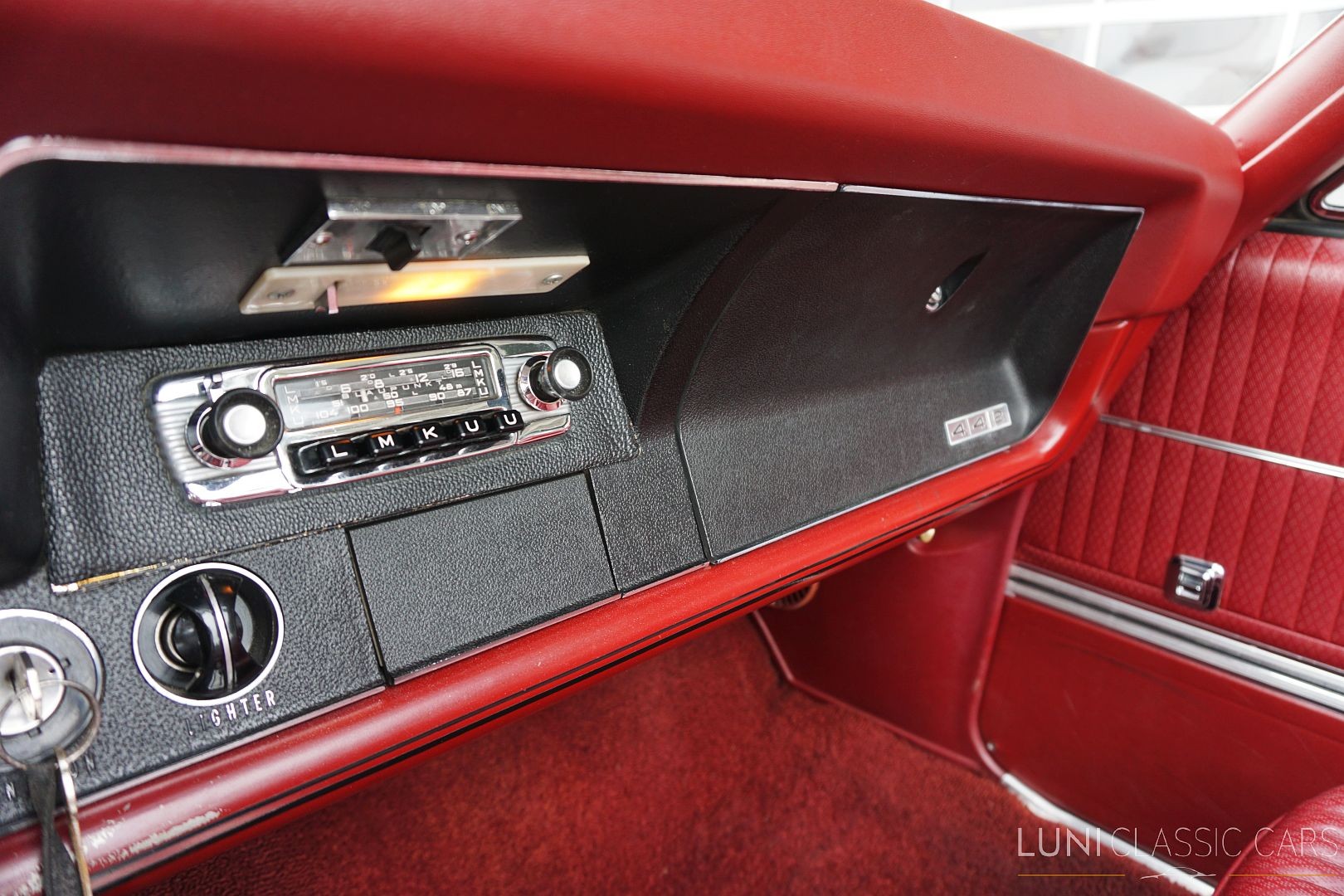 OLDSMOBILE 442 Convertible-image-12