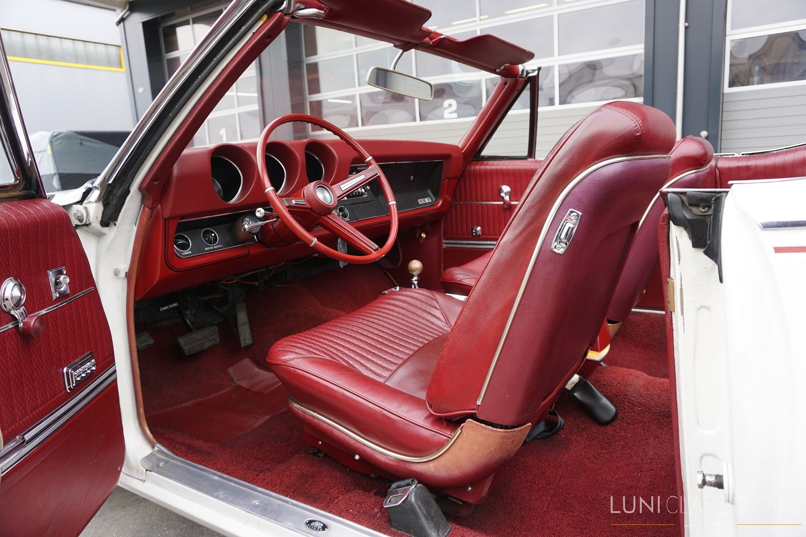 OLDSMOBILE 442 Convertible-image-10