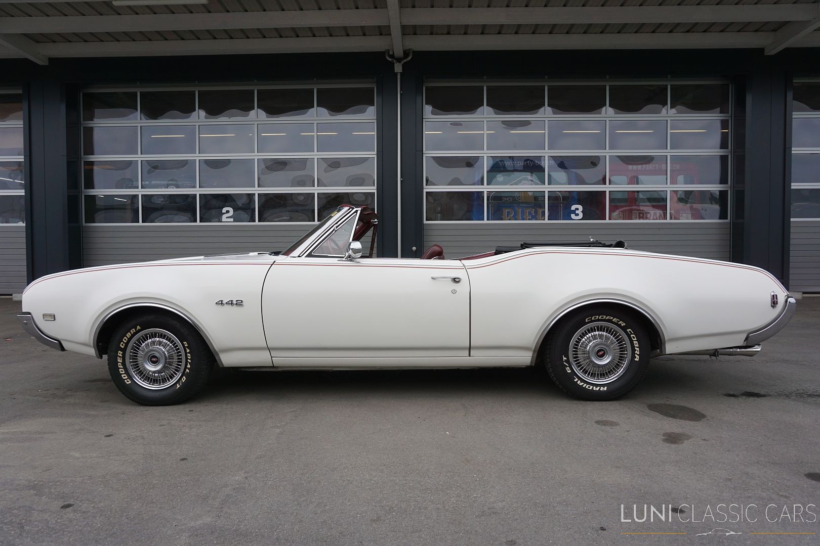 OLDSMOBILE 442 Convertible-image-1