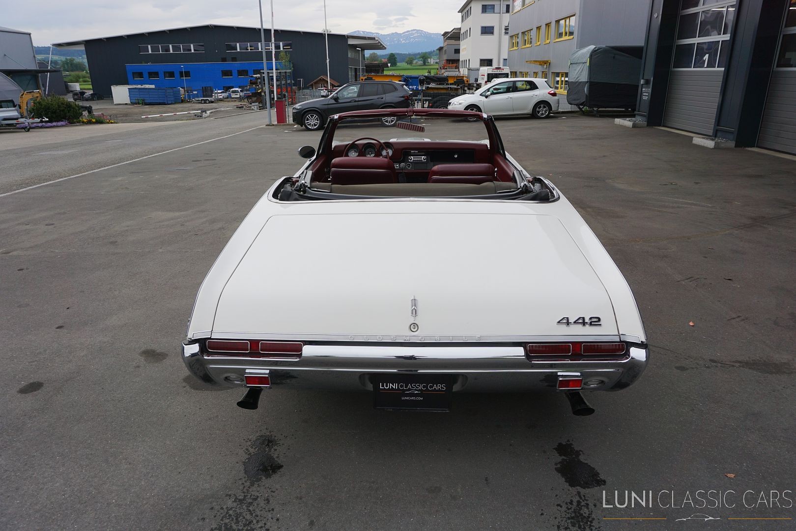 OLDSMOBILE 442 Convertible-image-2