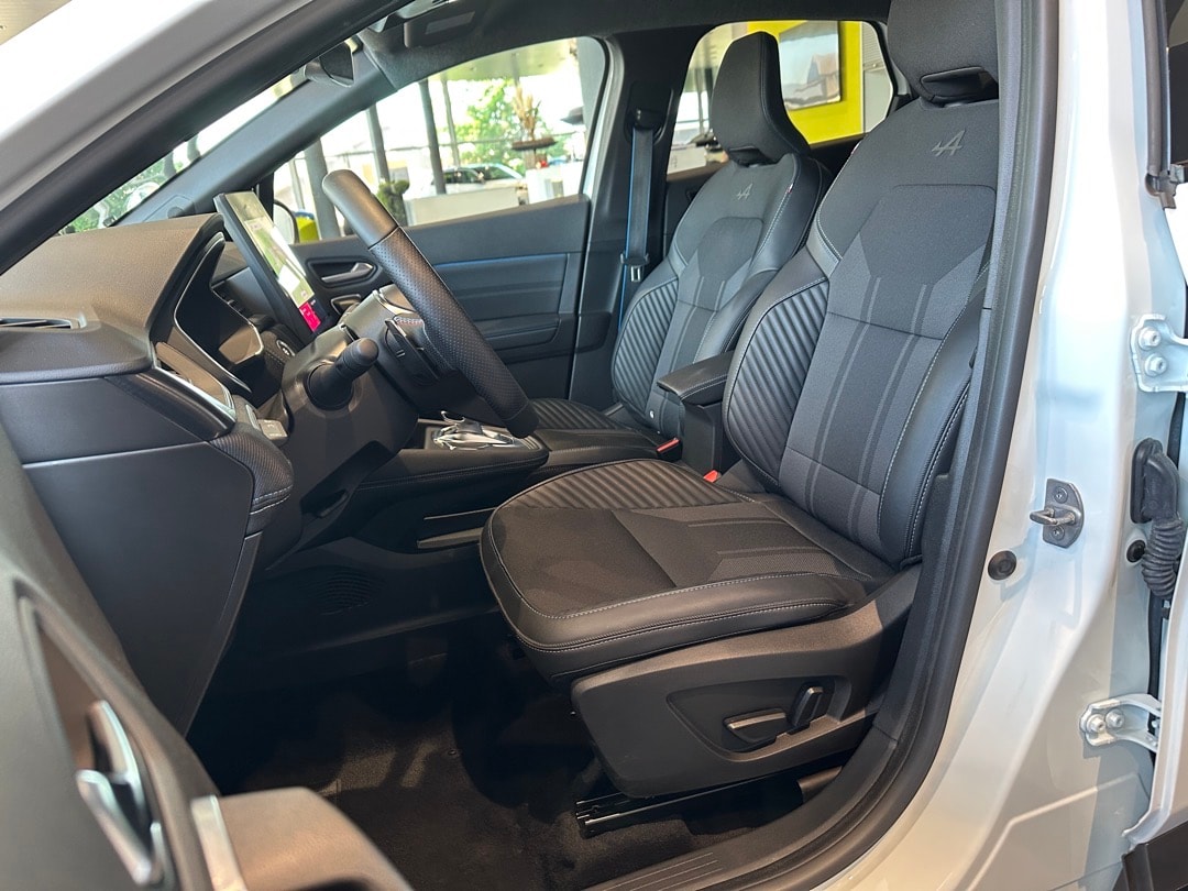 RENAULT Captur 1.3 TCe Esprit Alpine EDC-image-11