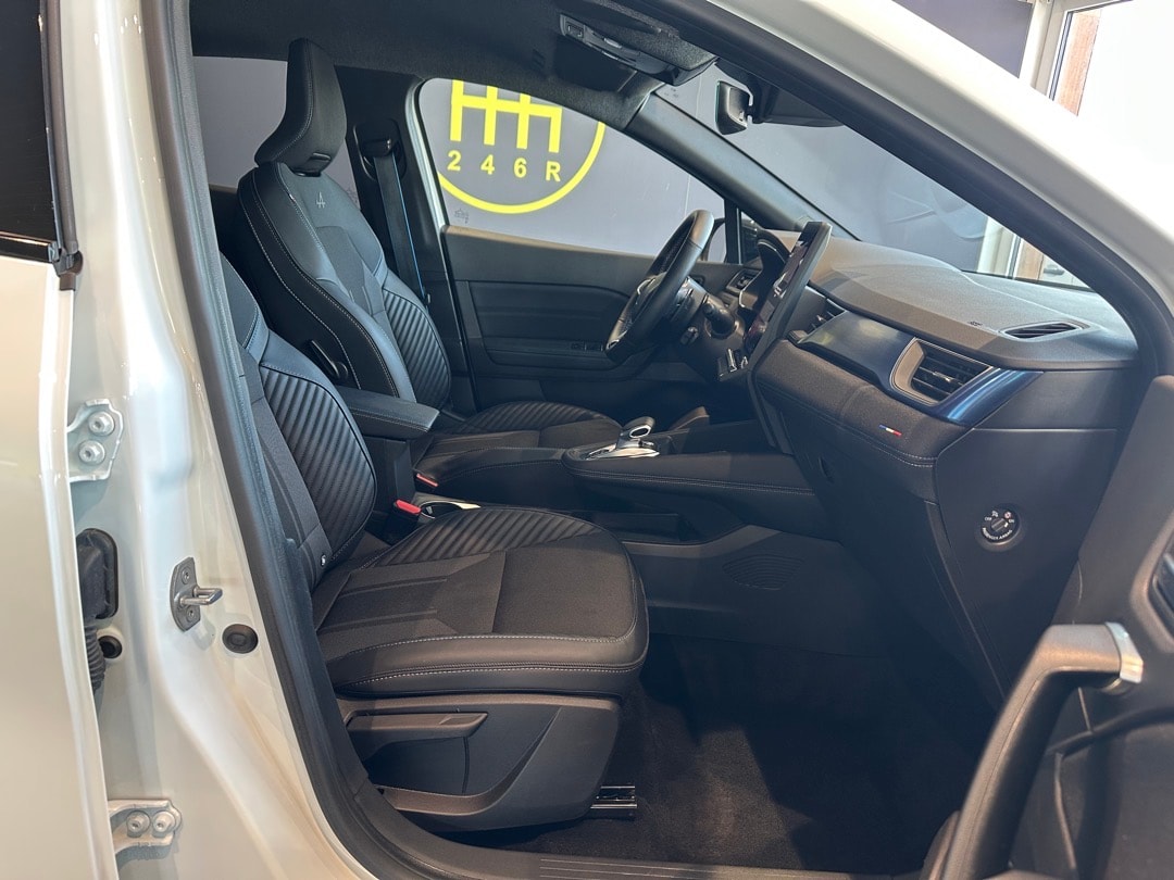 RENAULT Captur 1.3 TCe Esprit Alpine EDC-image-13
