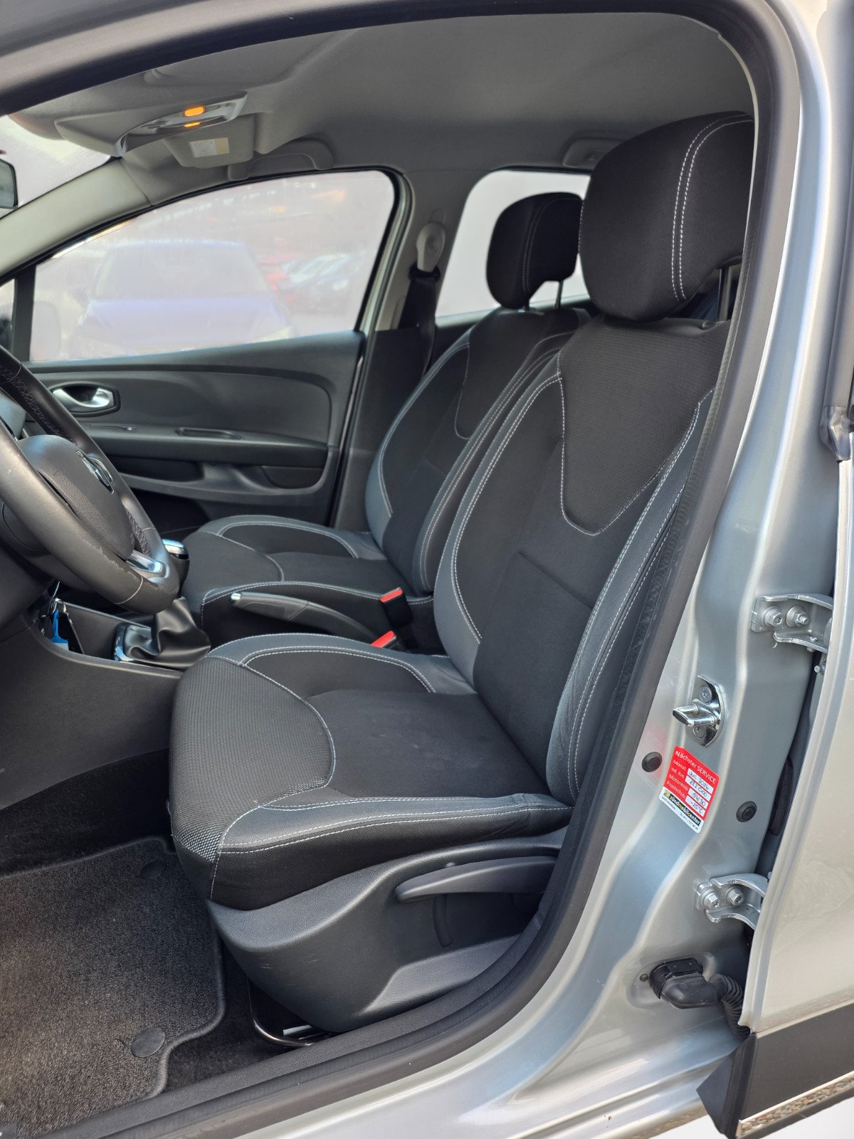 RENAULT Clio 0.9 12V Intens-image-12
