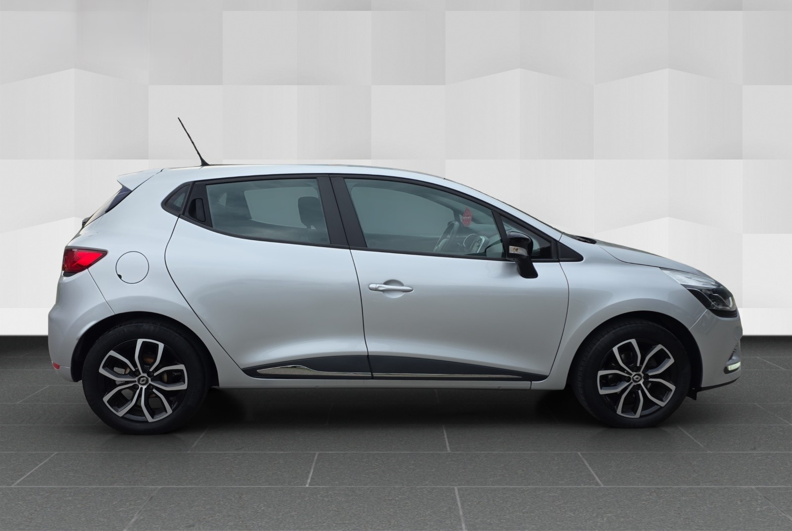 RENAULT Clio 0.9 12V Intens-image-3