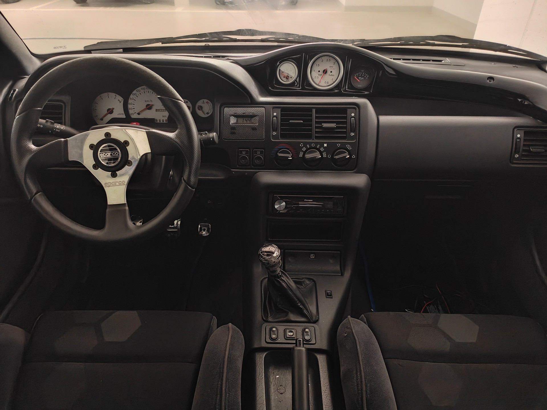 FORD 2.0i 16V 4x4 Turbo RS Cosworth-image-5