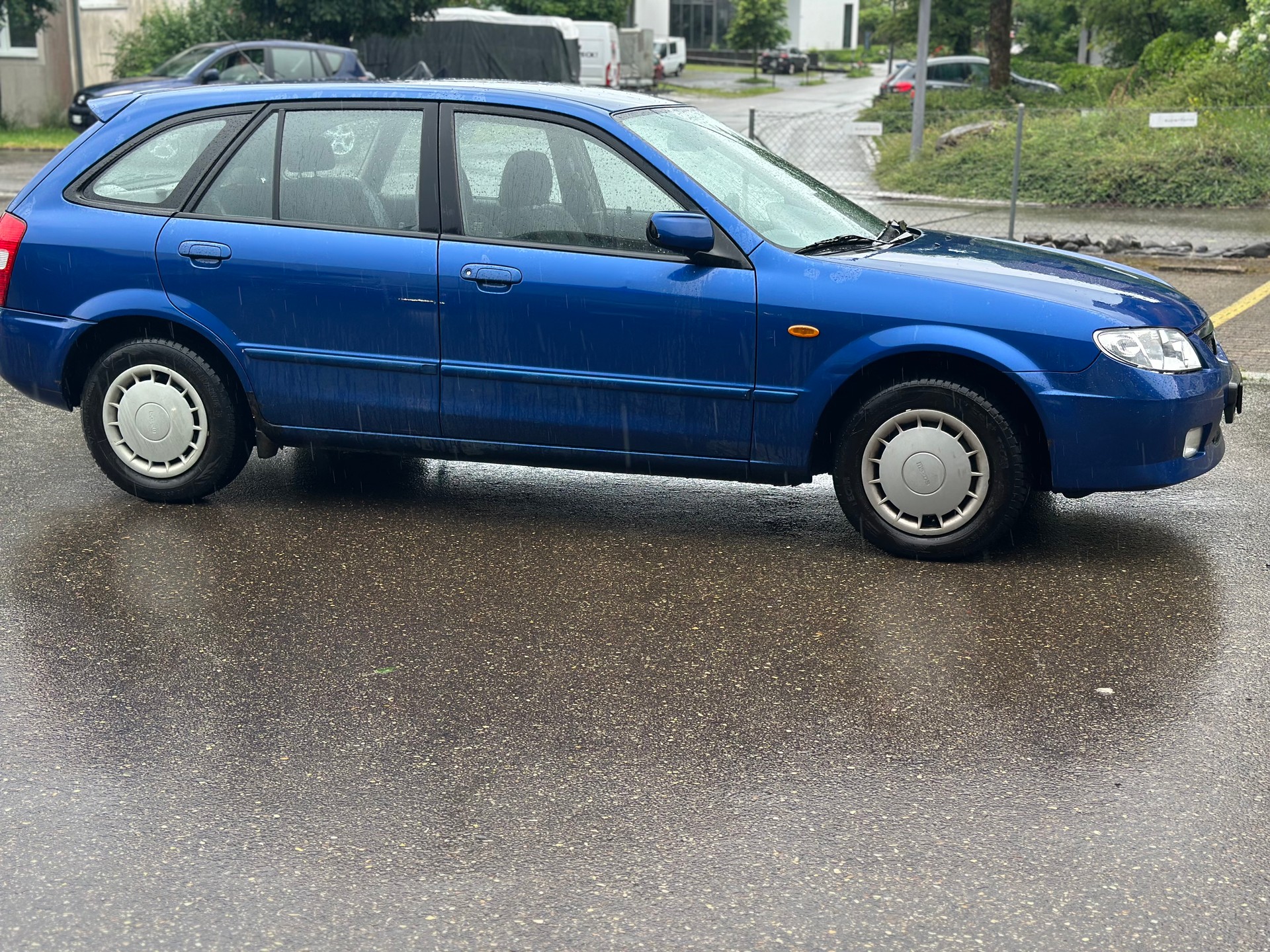 MAZDA 323 F 2.0i-16V-image-4