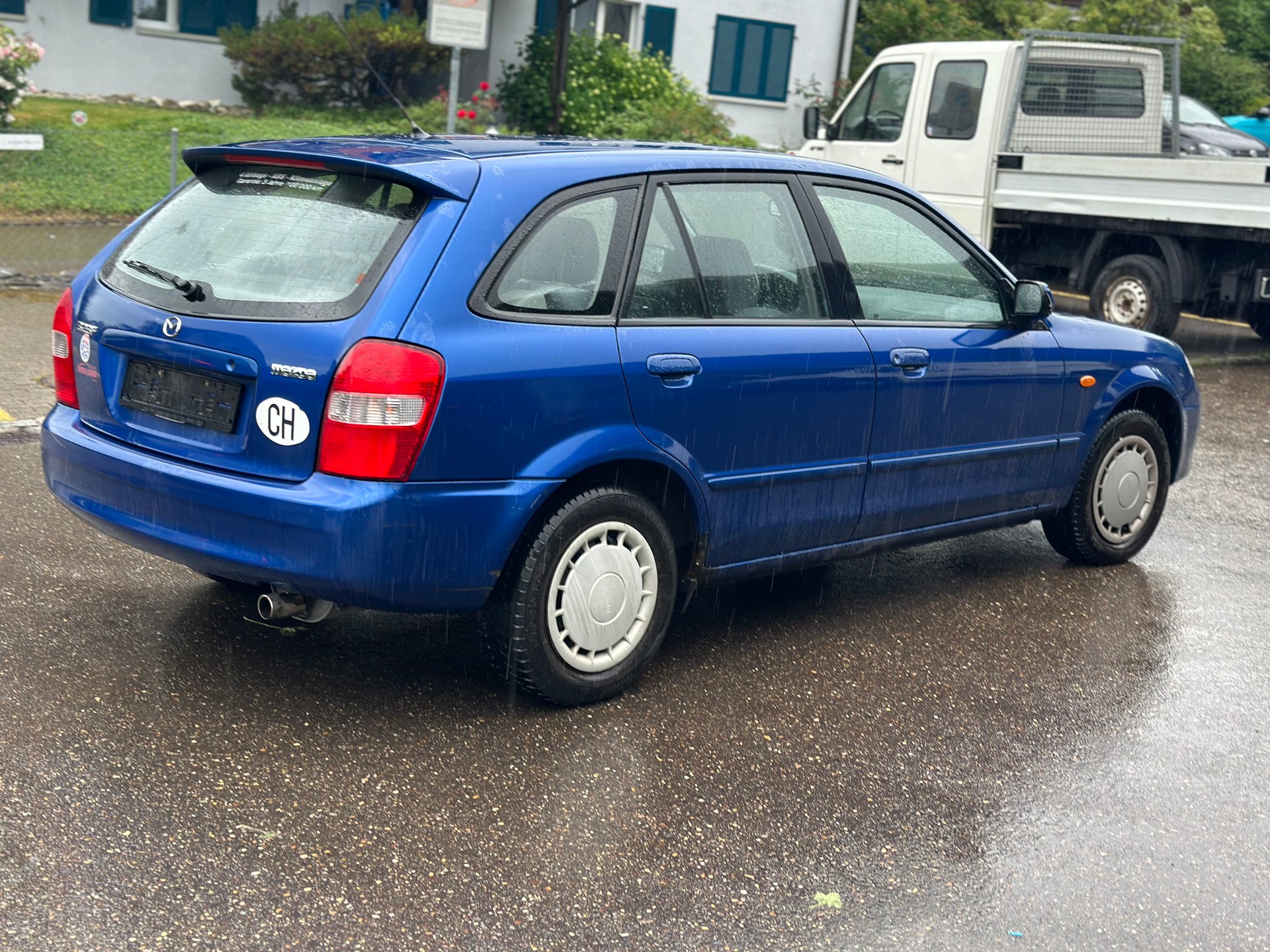 MAZDA 323 F 2.0i-16V-showroom-element-3