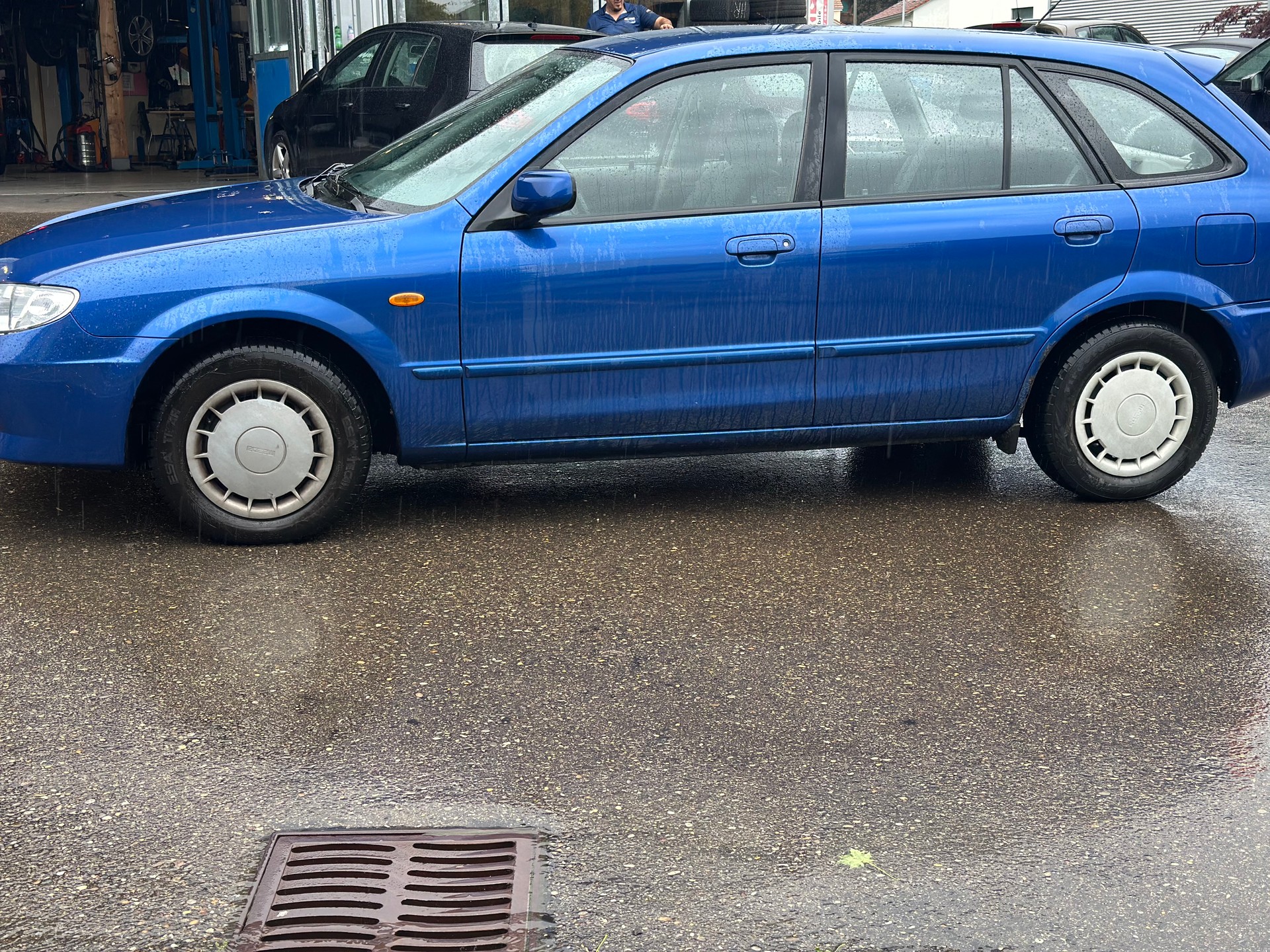 MAZDA 323 F 2.0i-16V-showroom-element-1