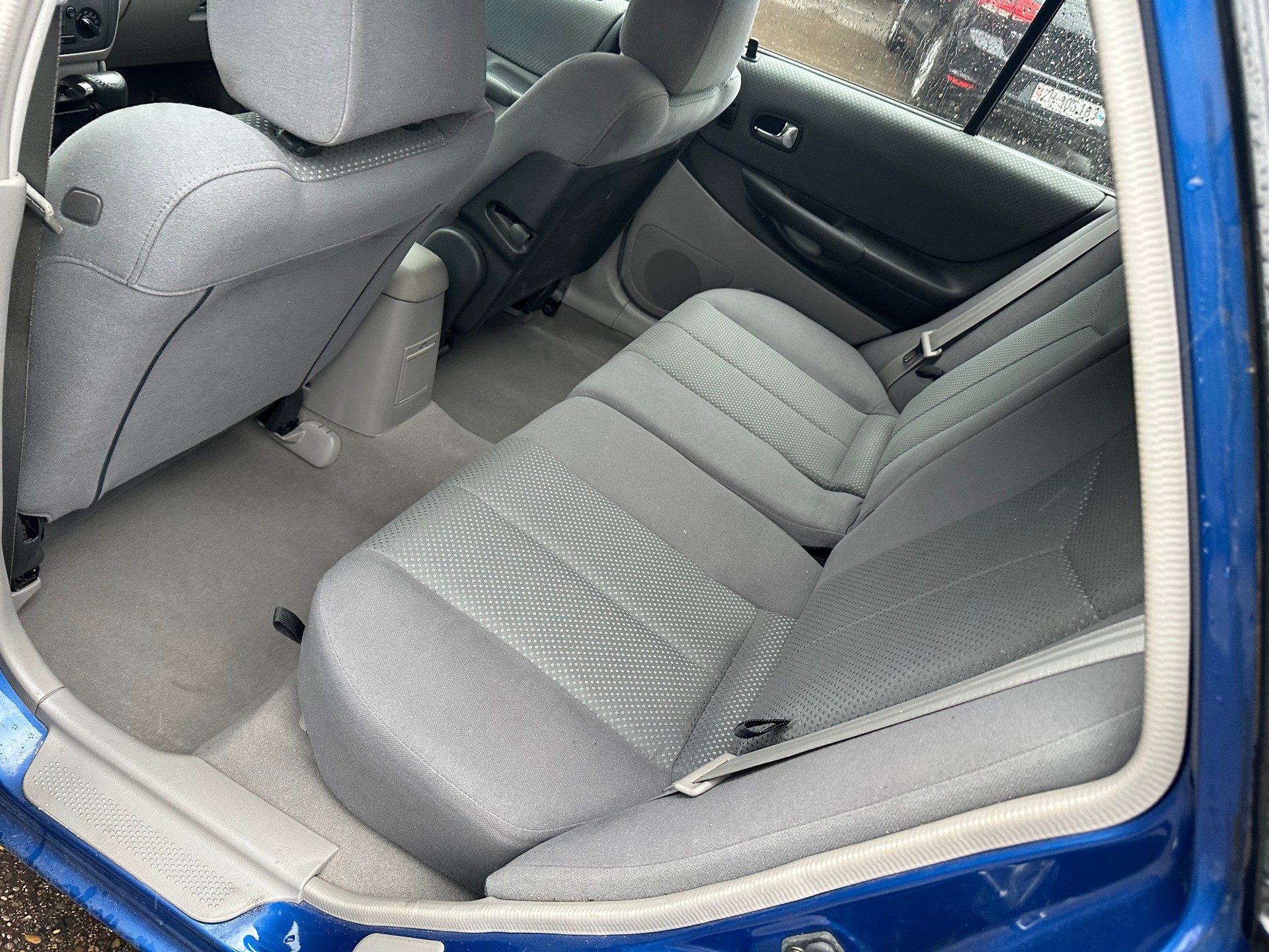 MAZDA 323 F 2.0i-16V-image-11
