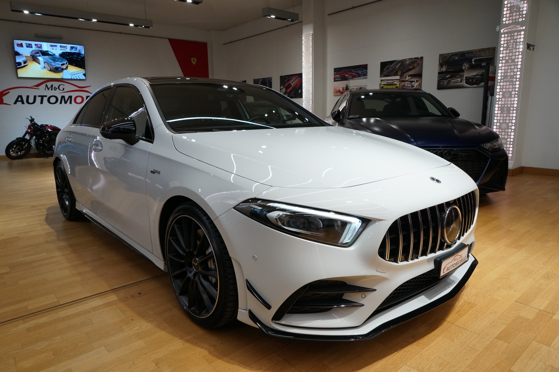 MERCEDES-BENZ A 35 AMG 4Matic Speedshift-showroom-element-2