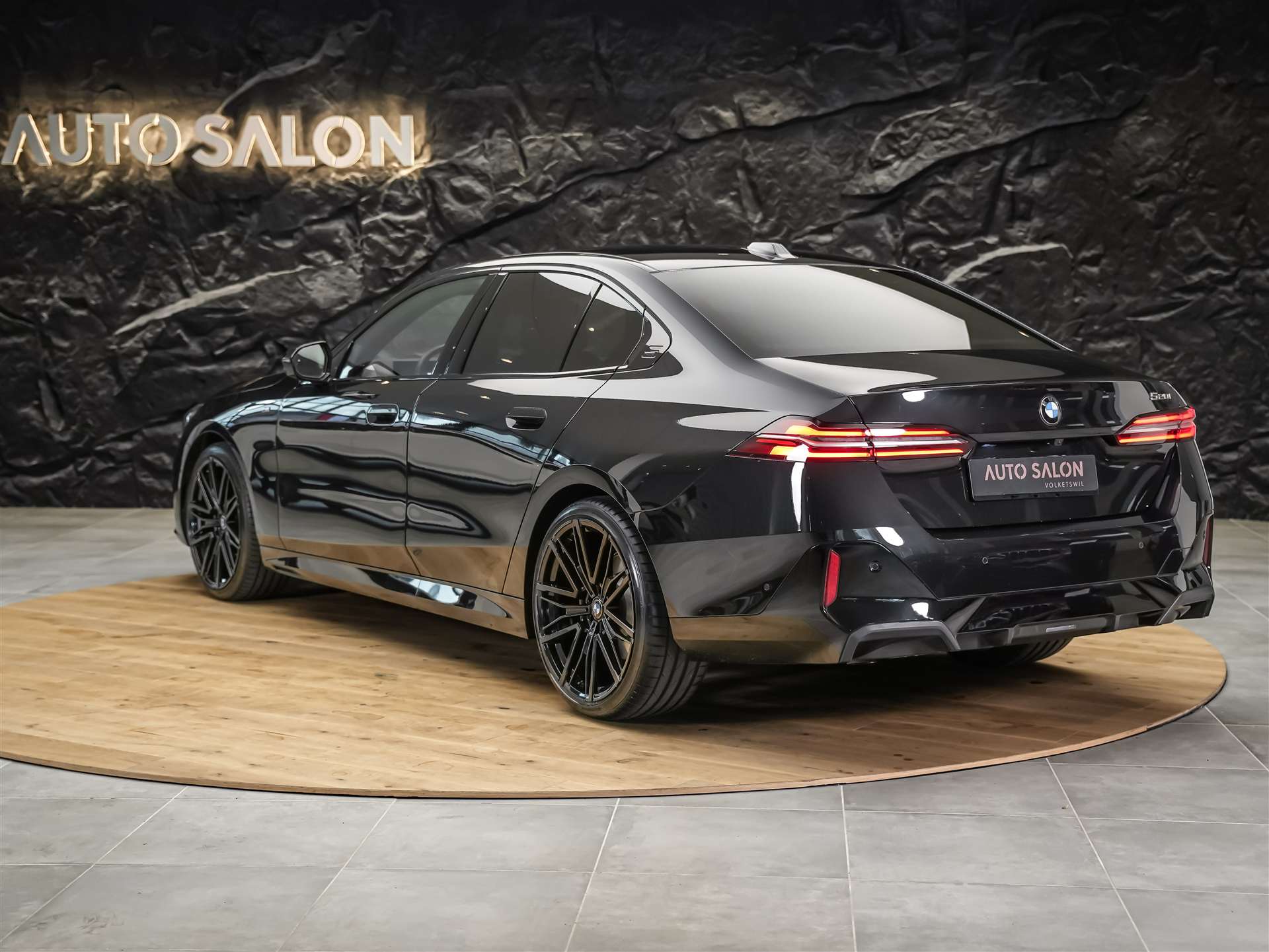 BMW 520i M Sport Steptronic *Werksgarantie*21" Felgen*Sitzlüftung*Head-Up*-showroom-element-3